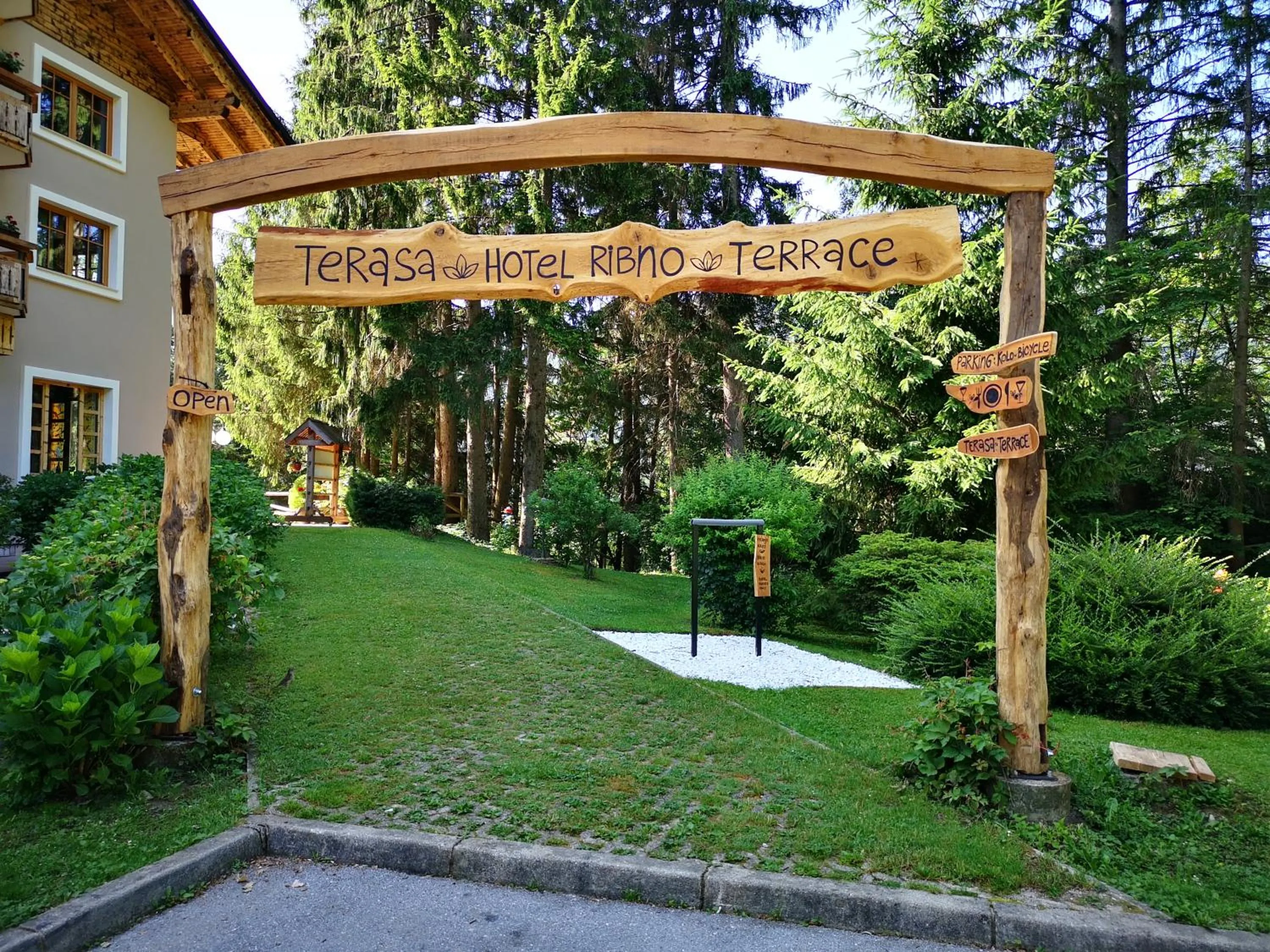 Restaurant/places to eat in Ribno Alpine Hotel