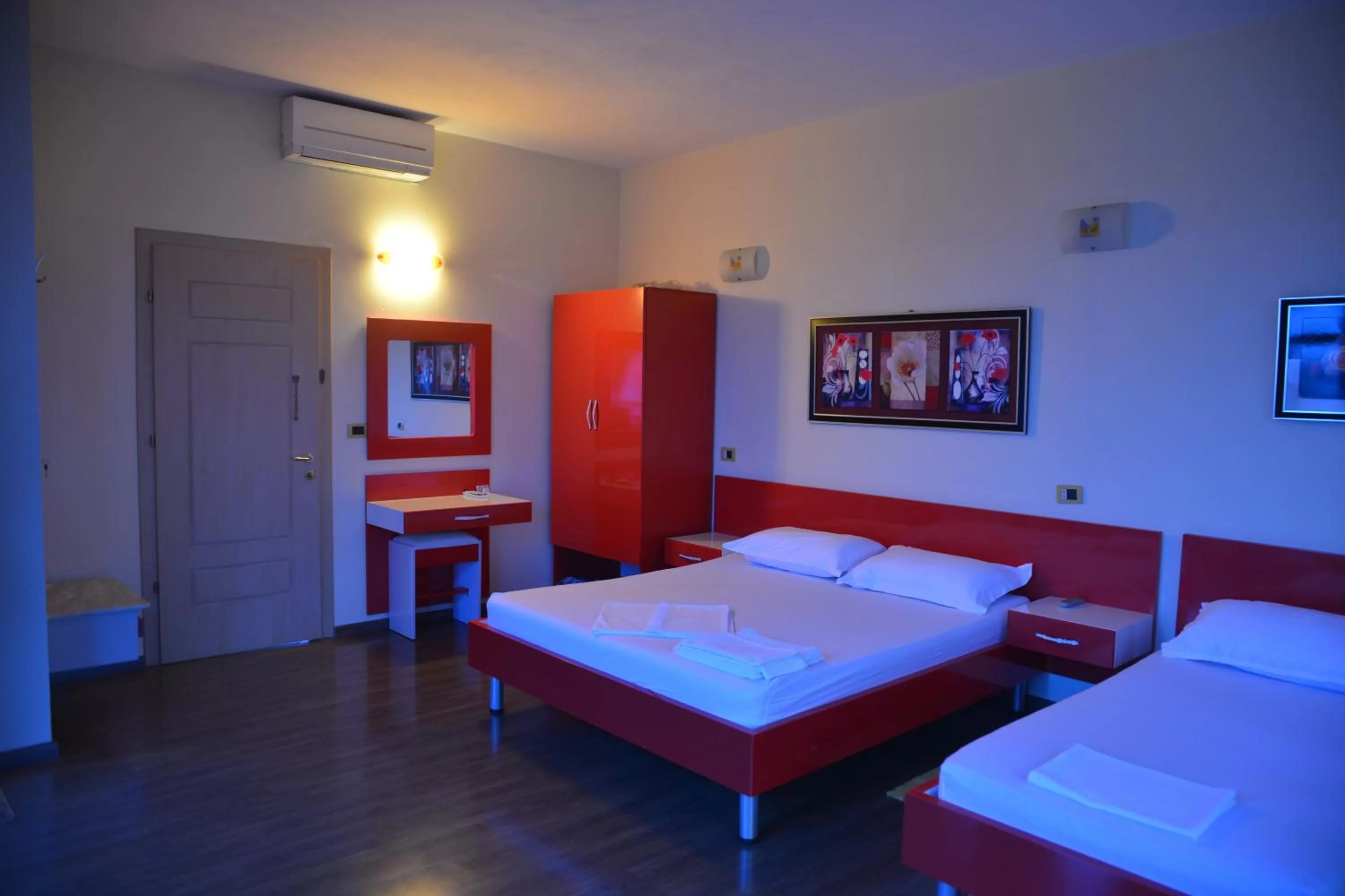 Photo of the whole room, Room Photo in Royal gaz Hotel