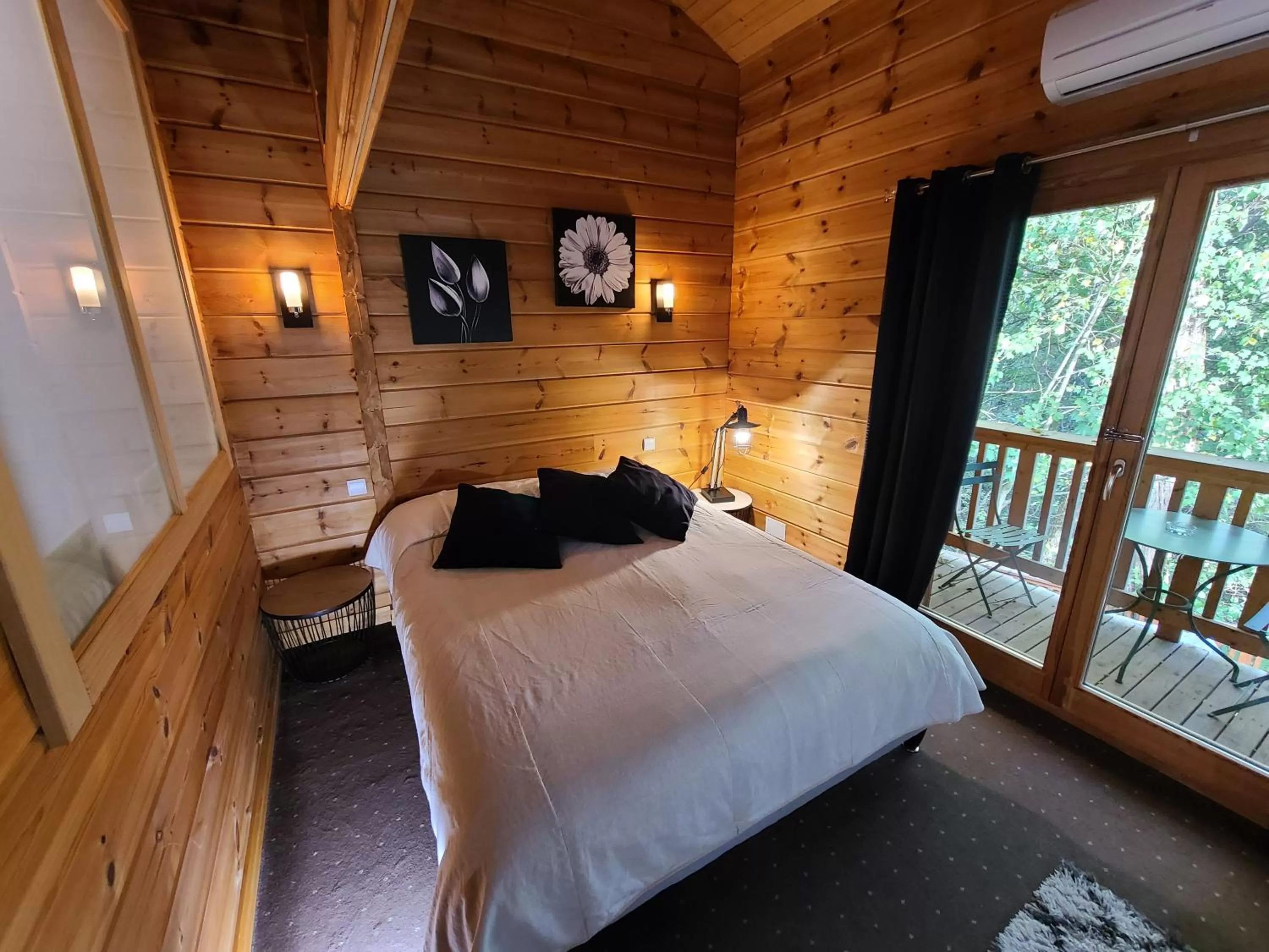Balcony/Terrace, Bed in L'Etable Gourmande