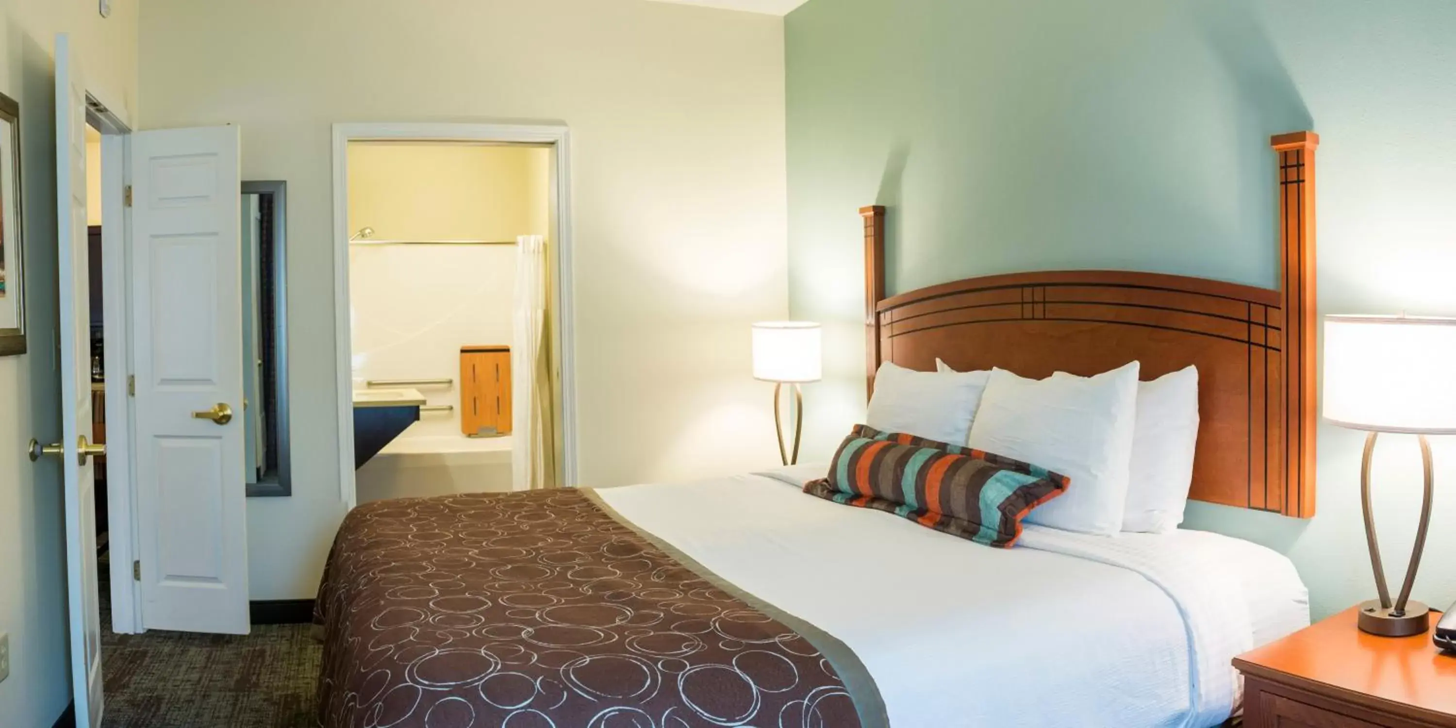 Two-Bedroom Suite - Mobility Accessible Tub in Staybridge Suites Fargo by IHG Two-Bedroom Suite - Mobility Accessible Tub in Staybridge Suites Fargo by IHG