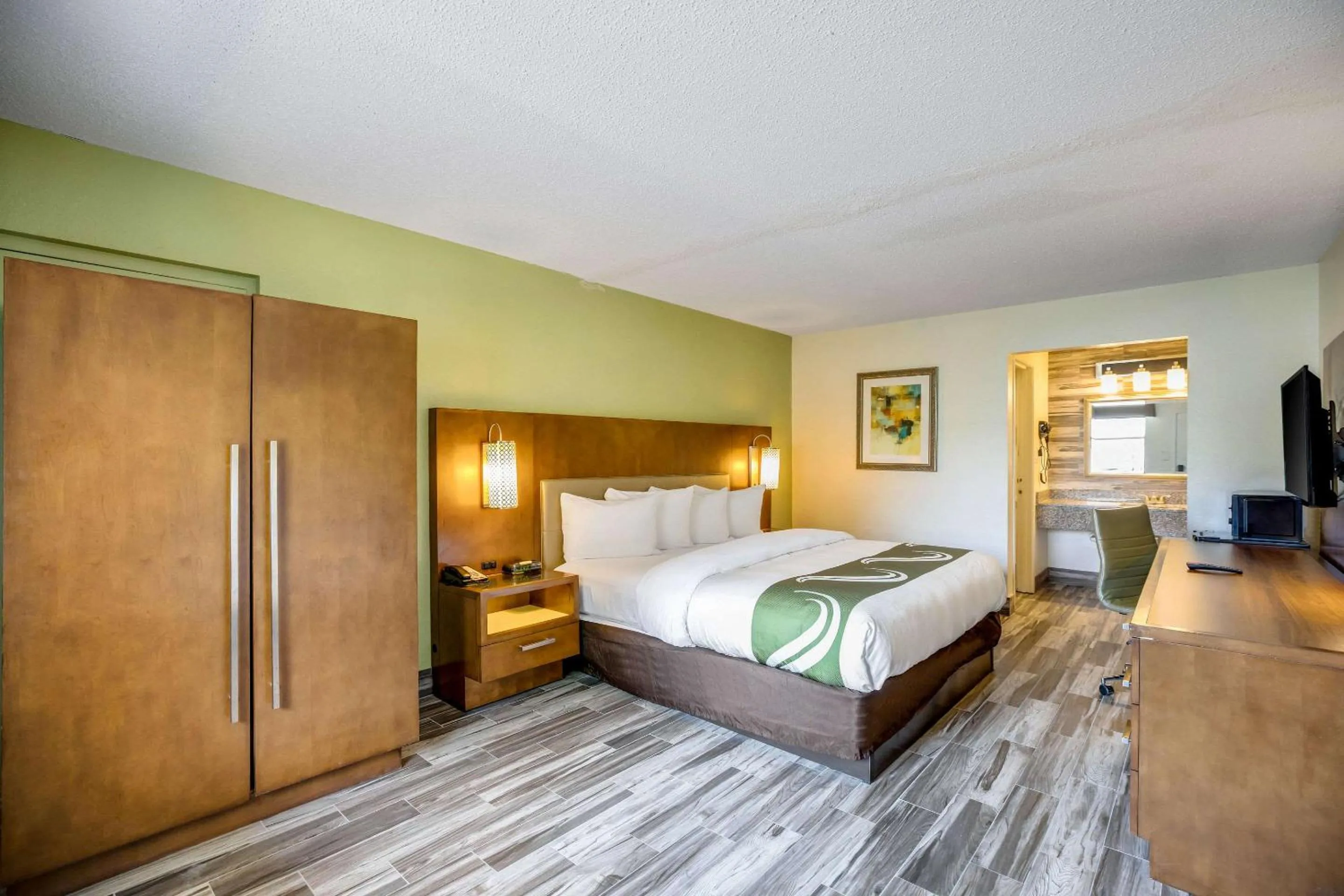 King Room - Non-Smoking in Baymont by Wyndham Orlando Downtown