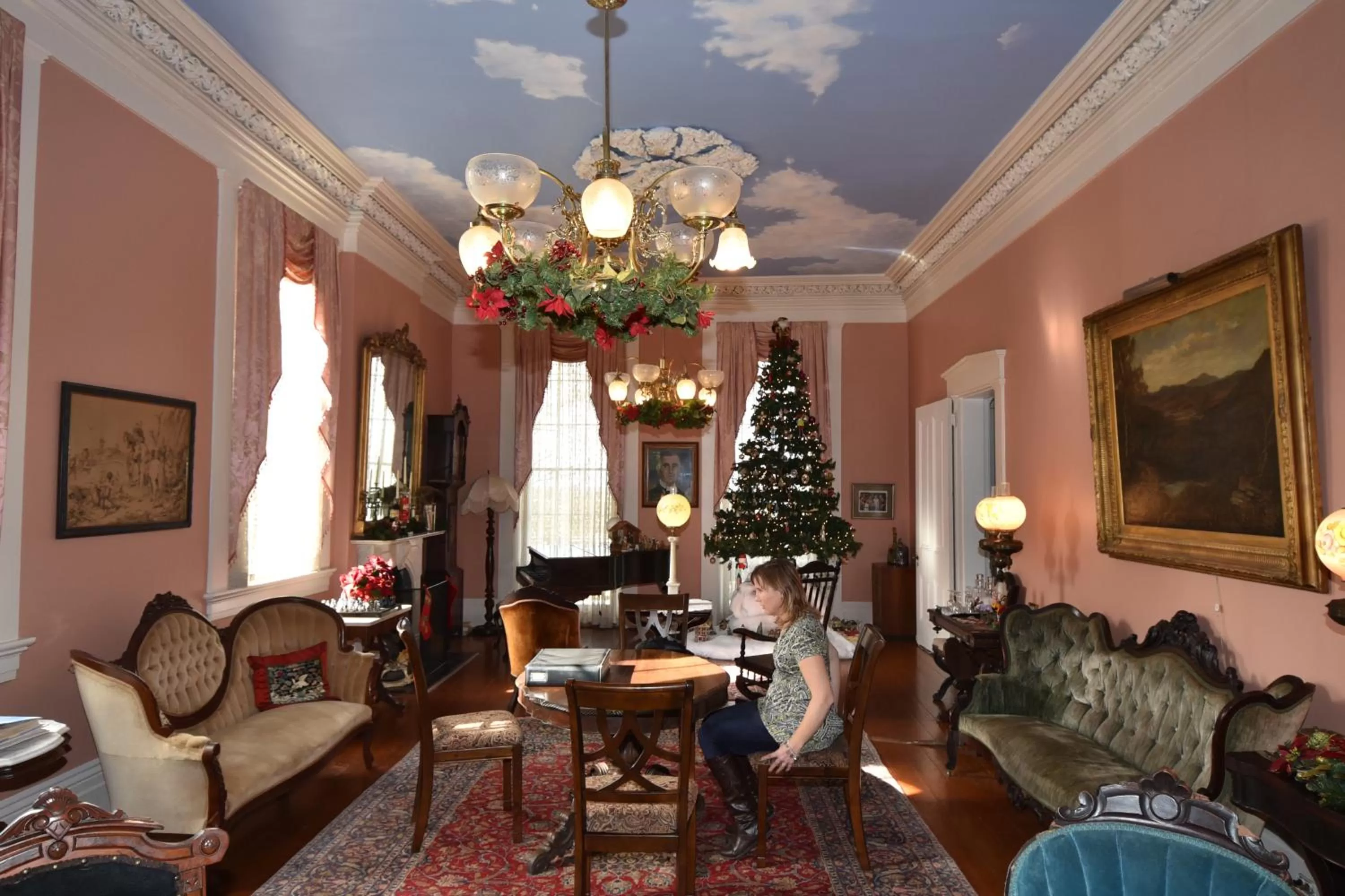 Communal lounge/ TV room in Corners Mansion Inn - A Bed and Breakfast