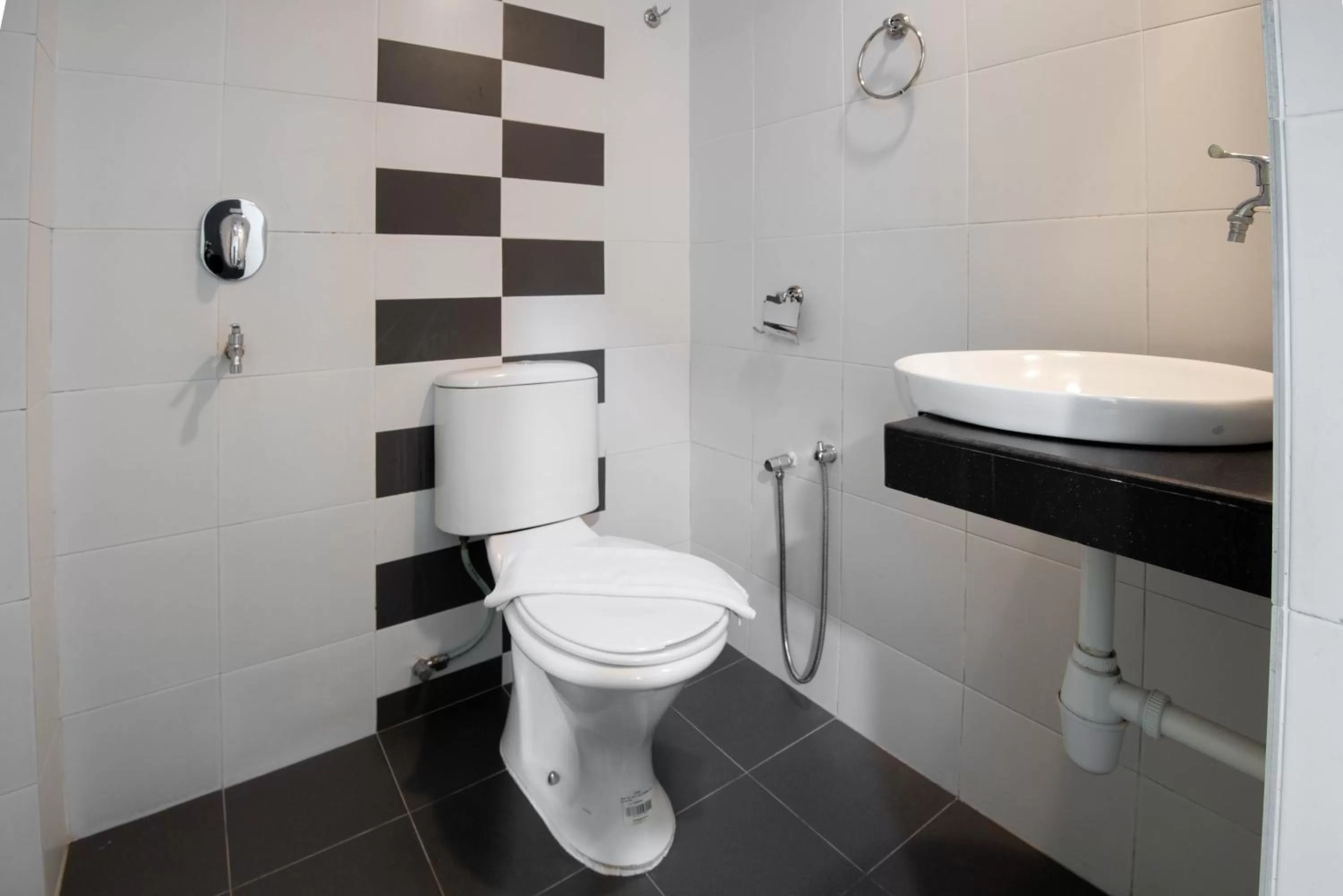 Shower in Riverra Inn Langkawi