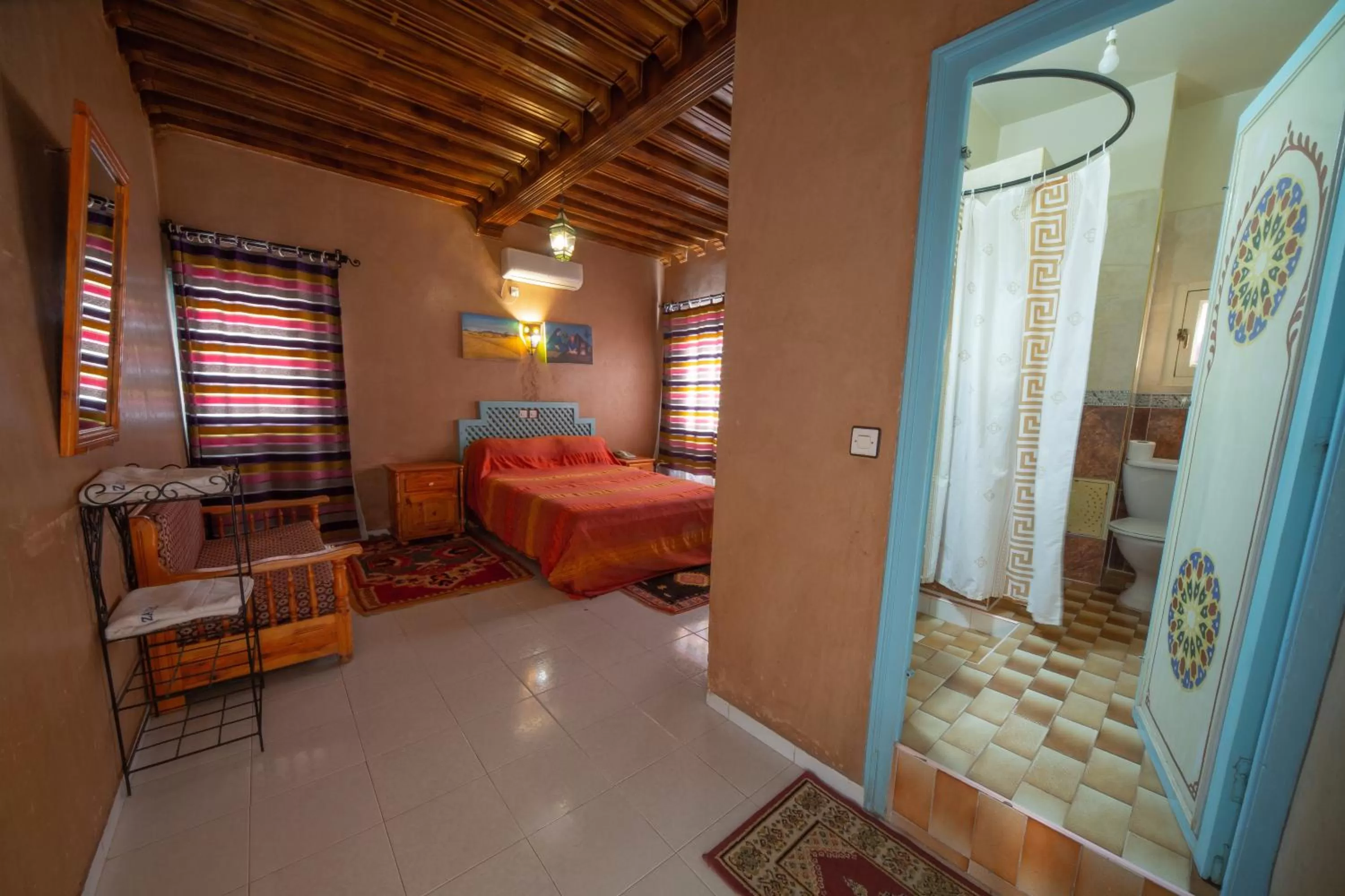 Bed in Hôtel Restaurant Zaghro