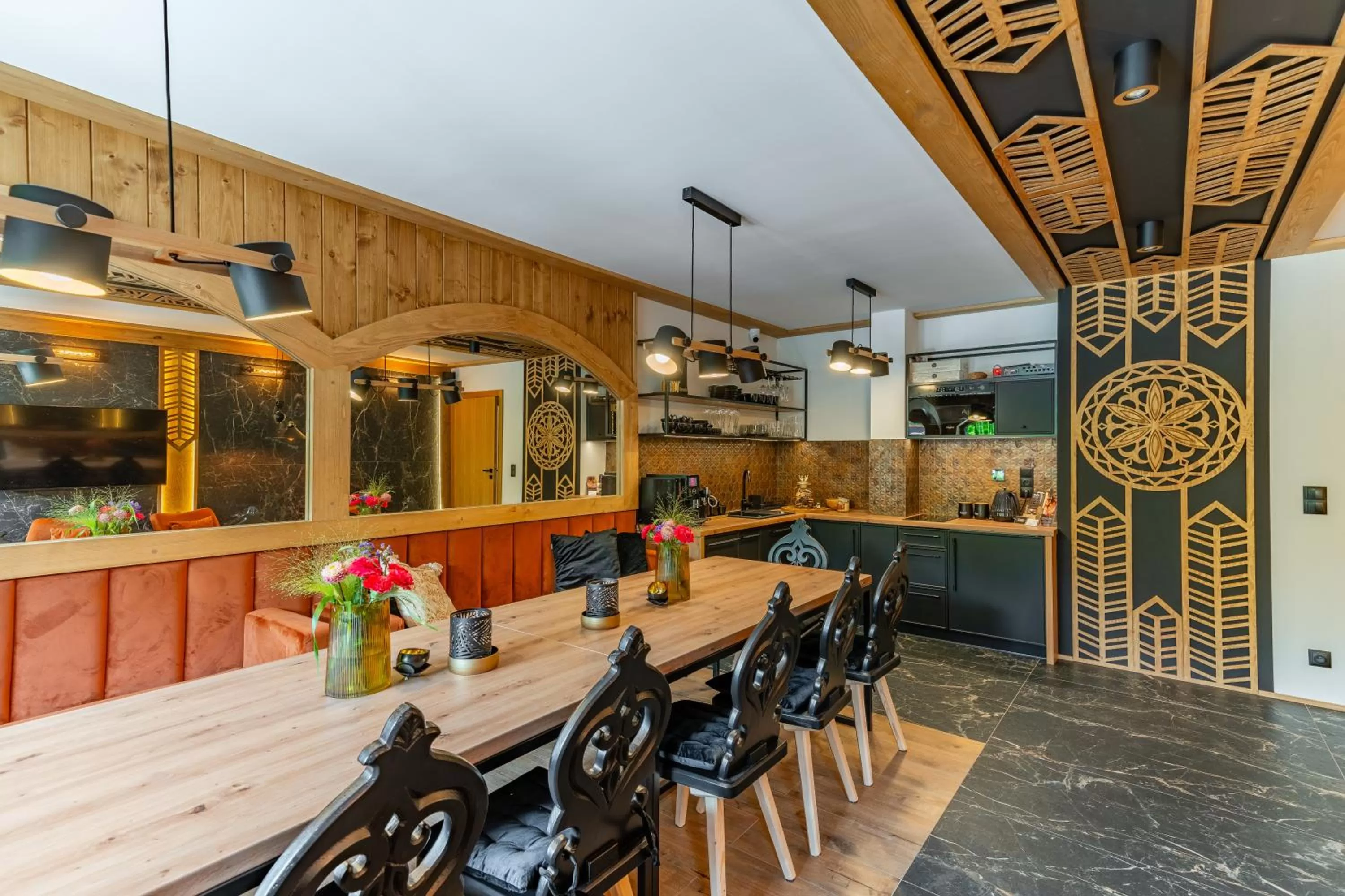 Communal lounge/ TV room in Rezydencja Górska Odkryj Zakopane