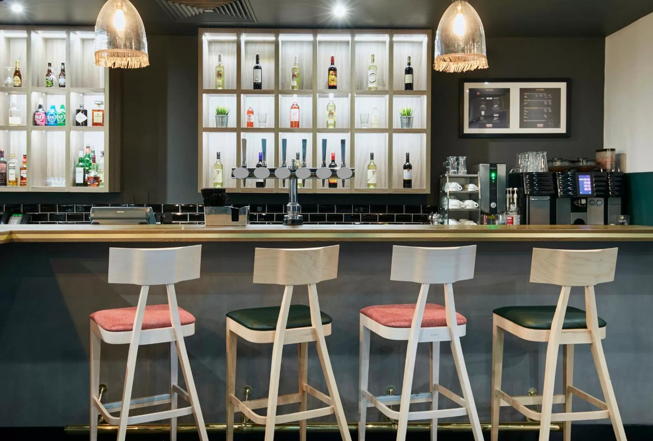 Lounge or bar in Leonardo Hotel Manchester Central