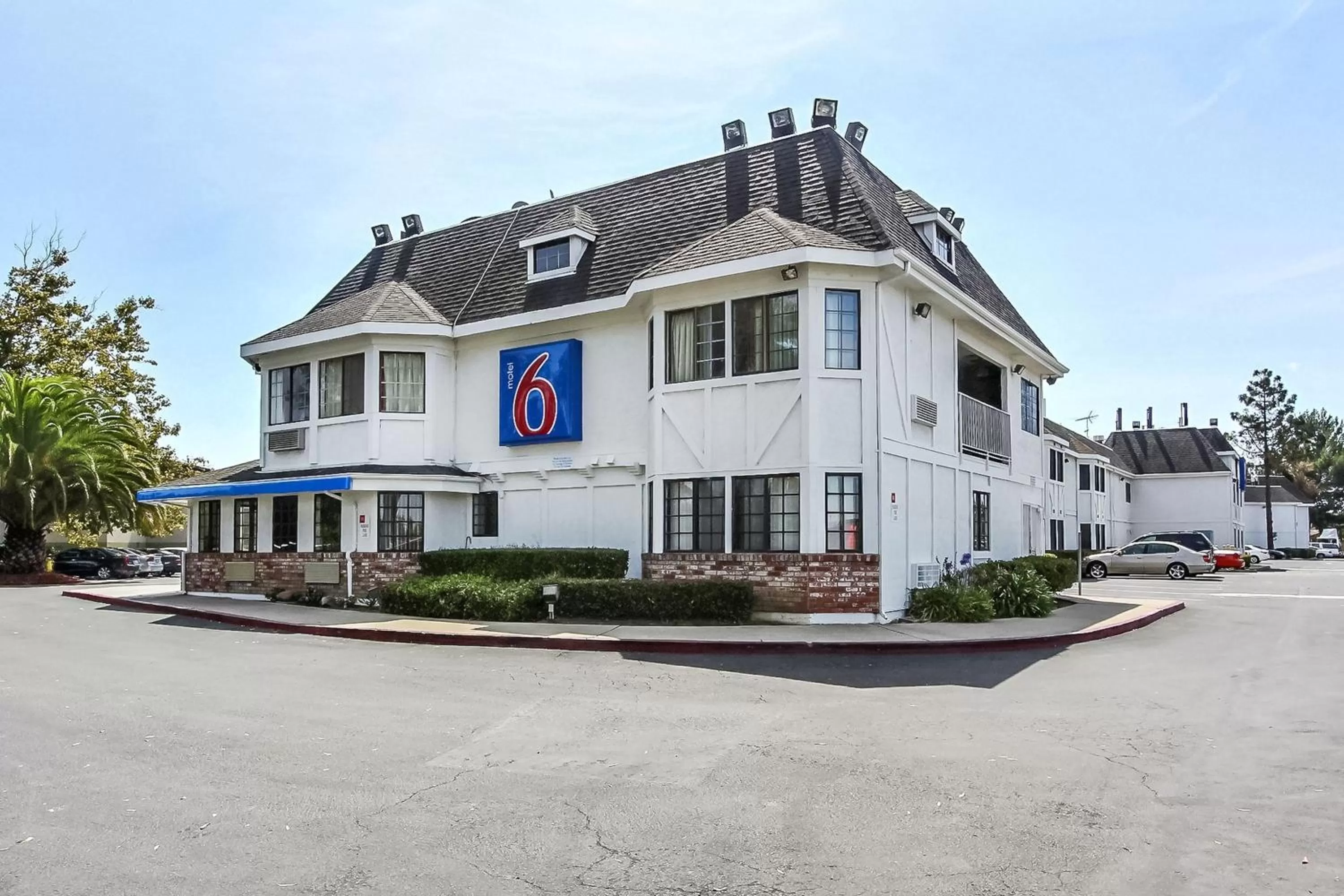 Facade/entrance in Motel 6-Fremont, CA - North