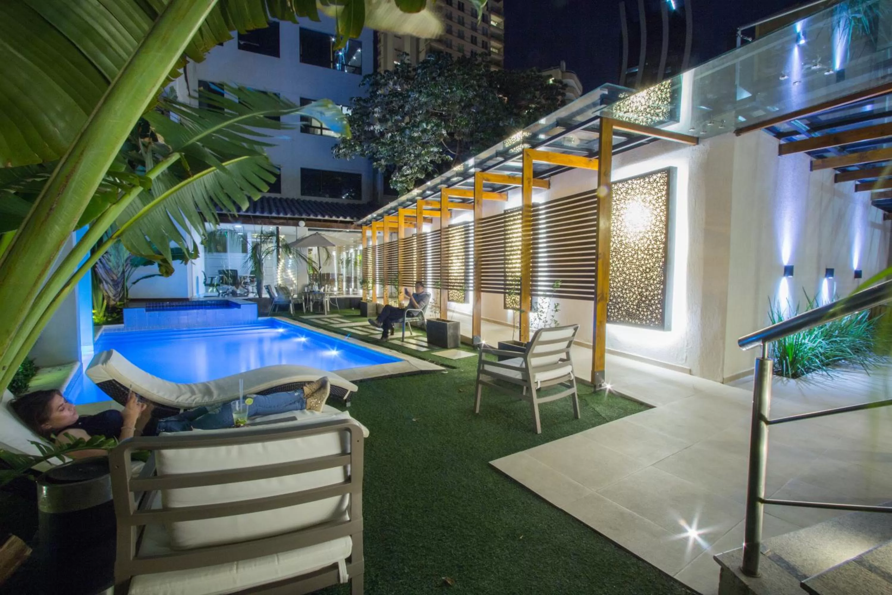 Property building, Swimming Pool in Hotel Le Pelican