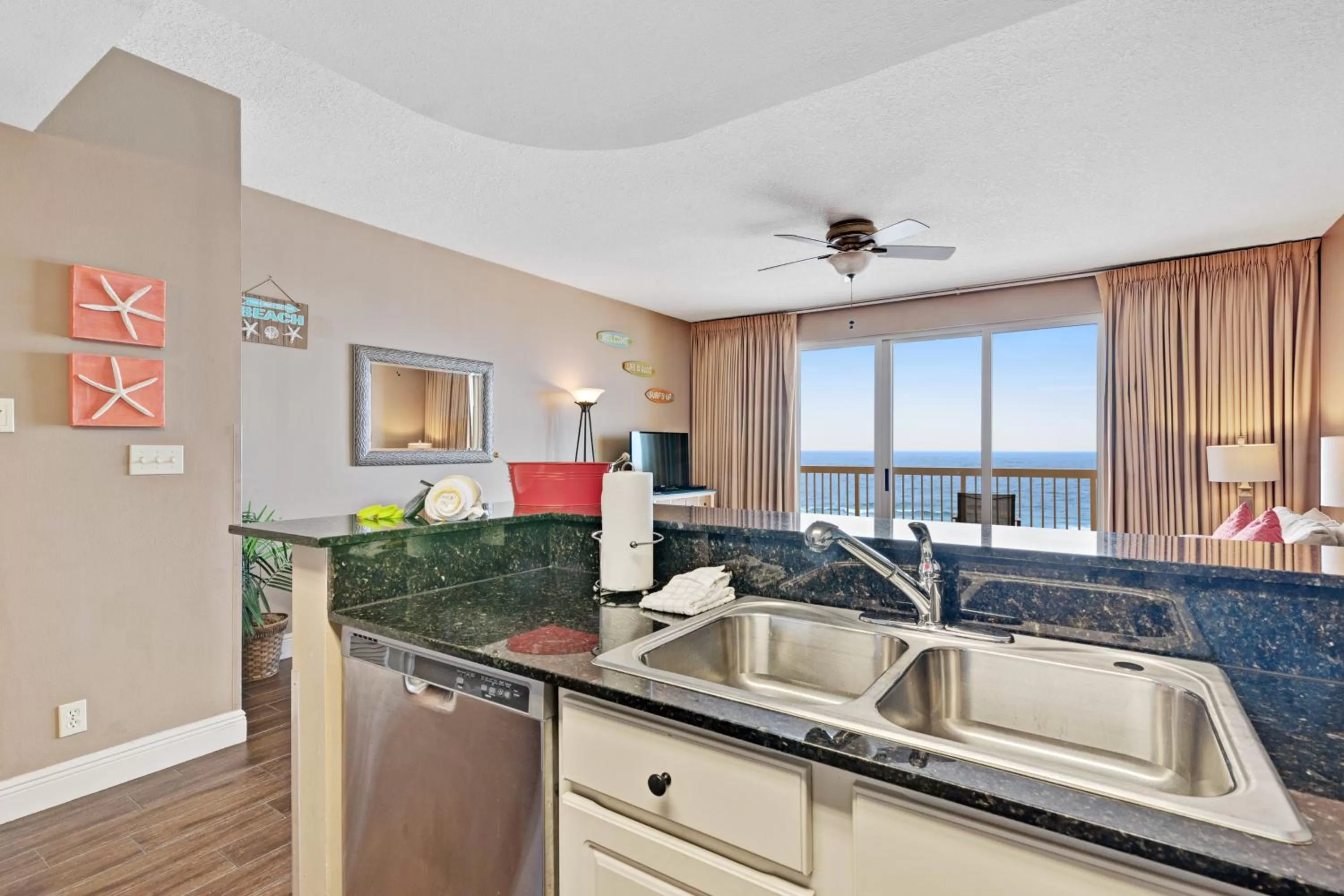 Kitchen/Kitchenette in Calypso Resort