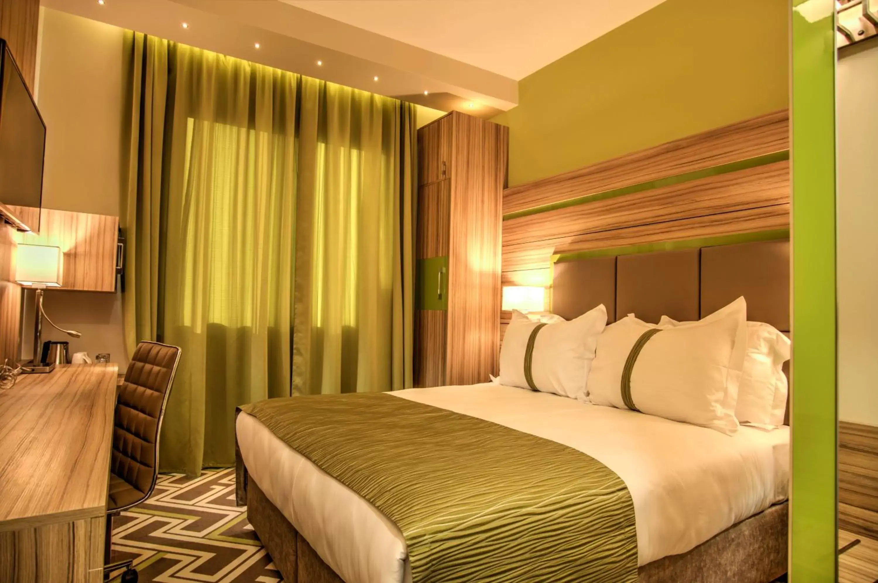 Standard Queen Room in Holiday Inn Plovdiv by IHG Standard Queen Room in Holiday Inn Plovdiv by IHG