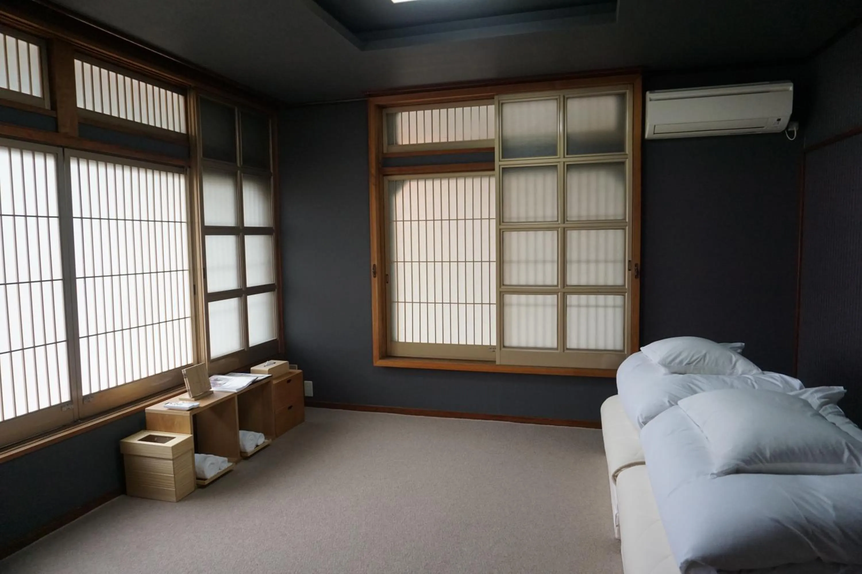 Standard Twin Room with Shared Bathroom in Temple Hotel Takayama Zenkoji