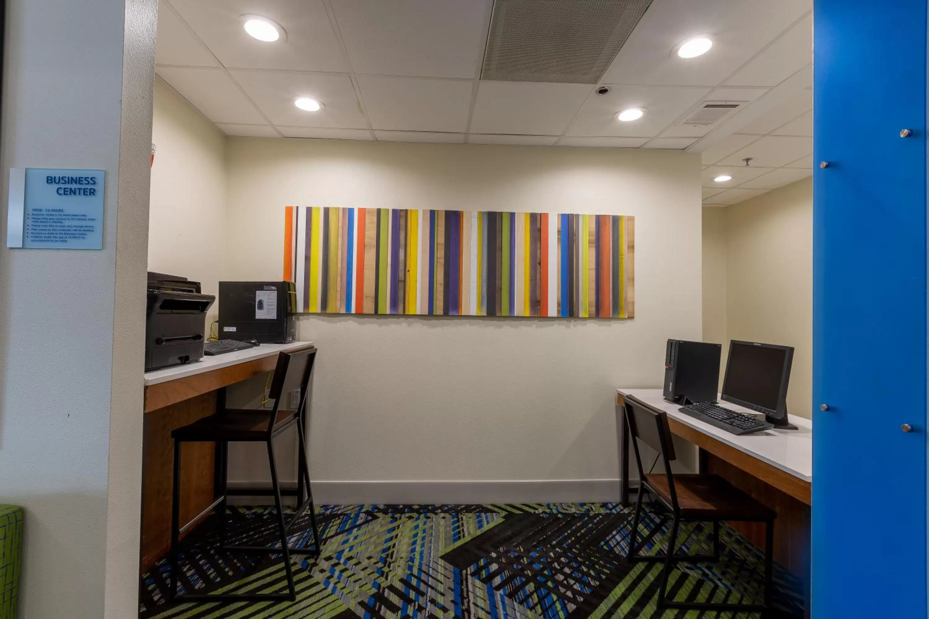Business facilities in Holiday Inn Express & Suites Arlington North – Stadium Area by IHG