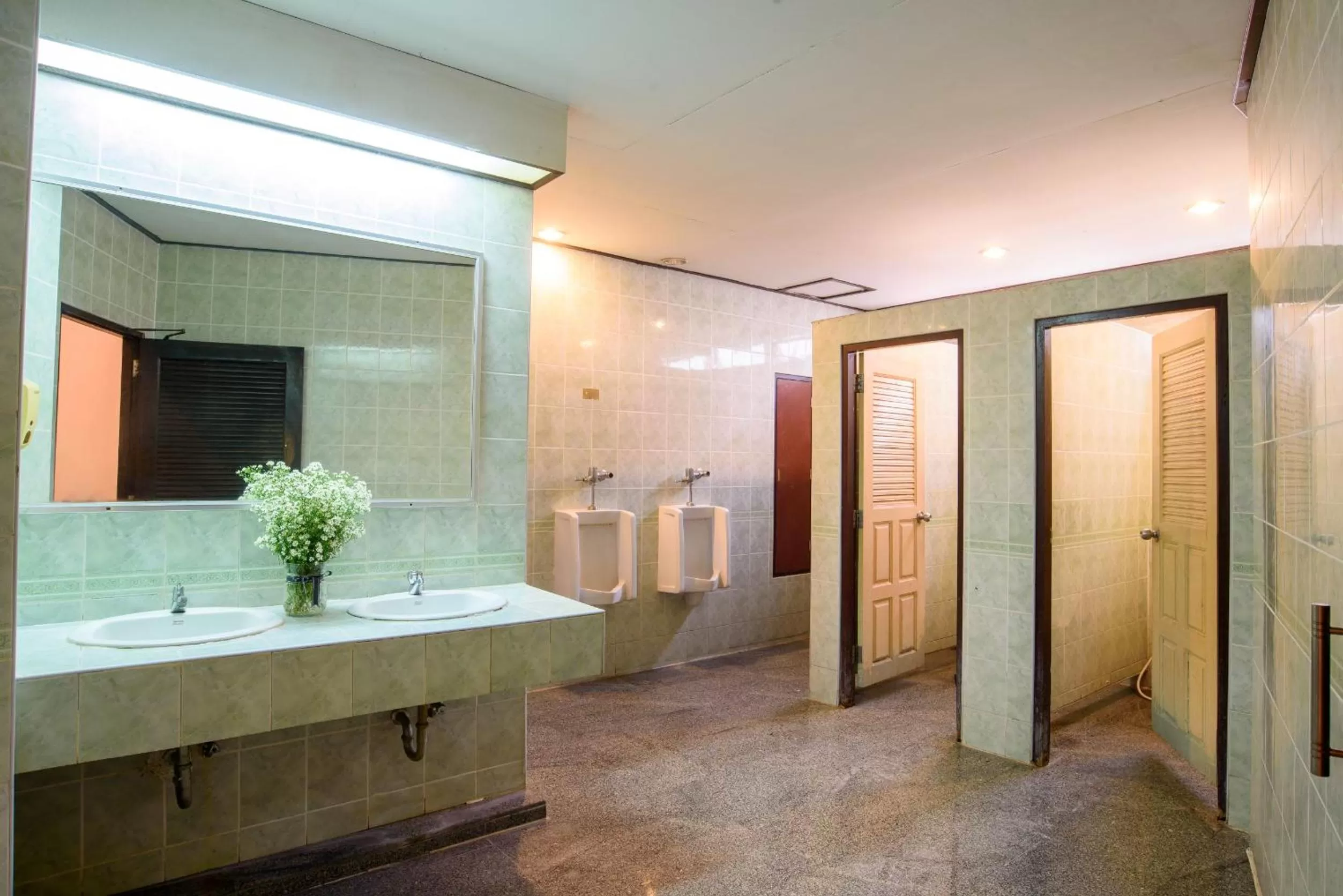 Toilet in Marine Yensabai Pattaya