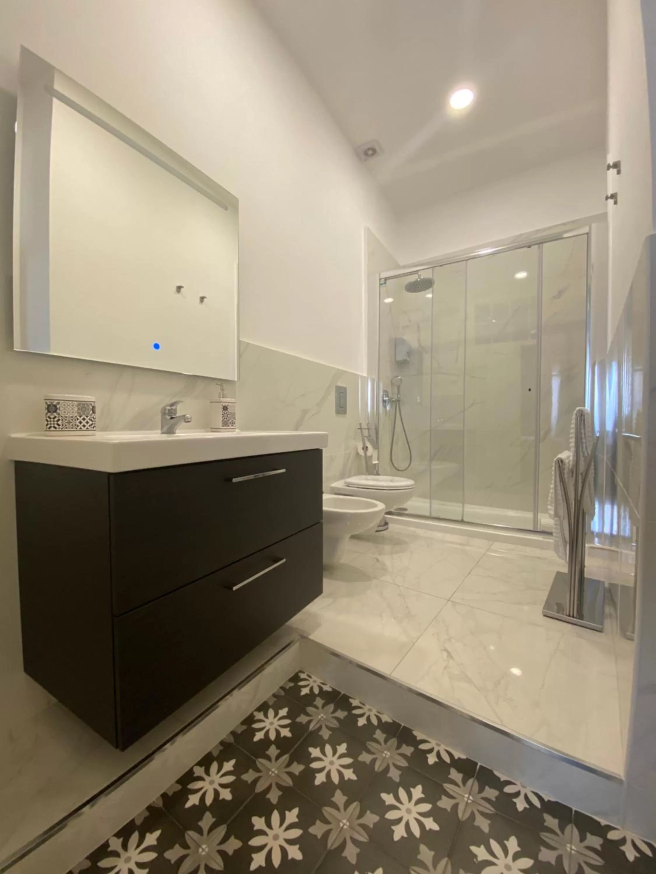 Shower in Casa Saudade luxury rooms