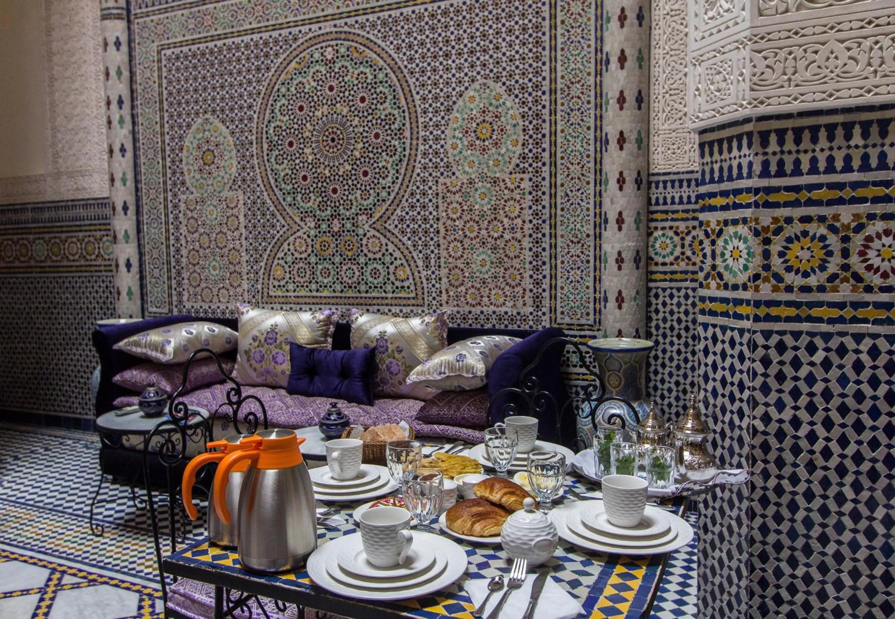 Lounge or bar in Riad Taryana