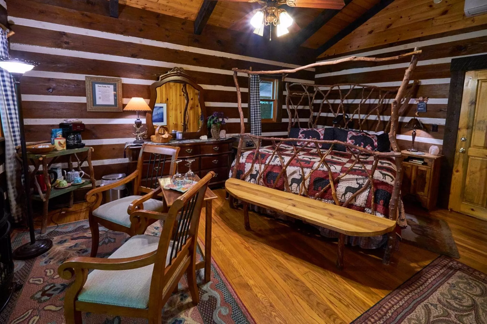 Creekwalk Inn Bed and Breakfast with Cabins