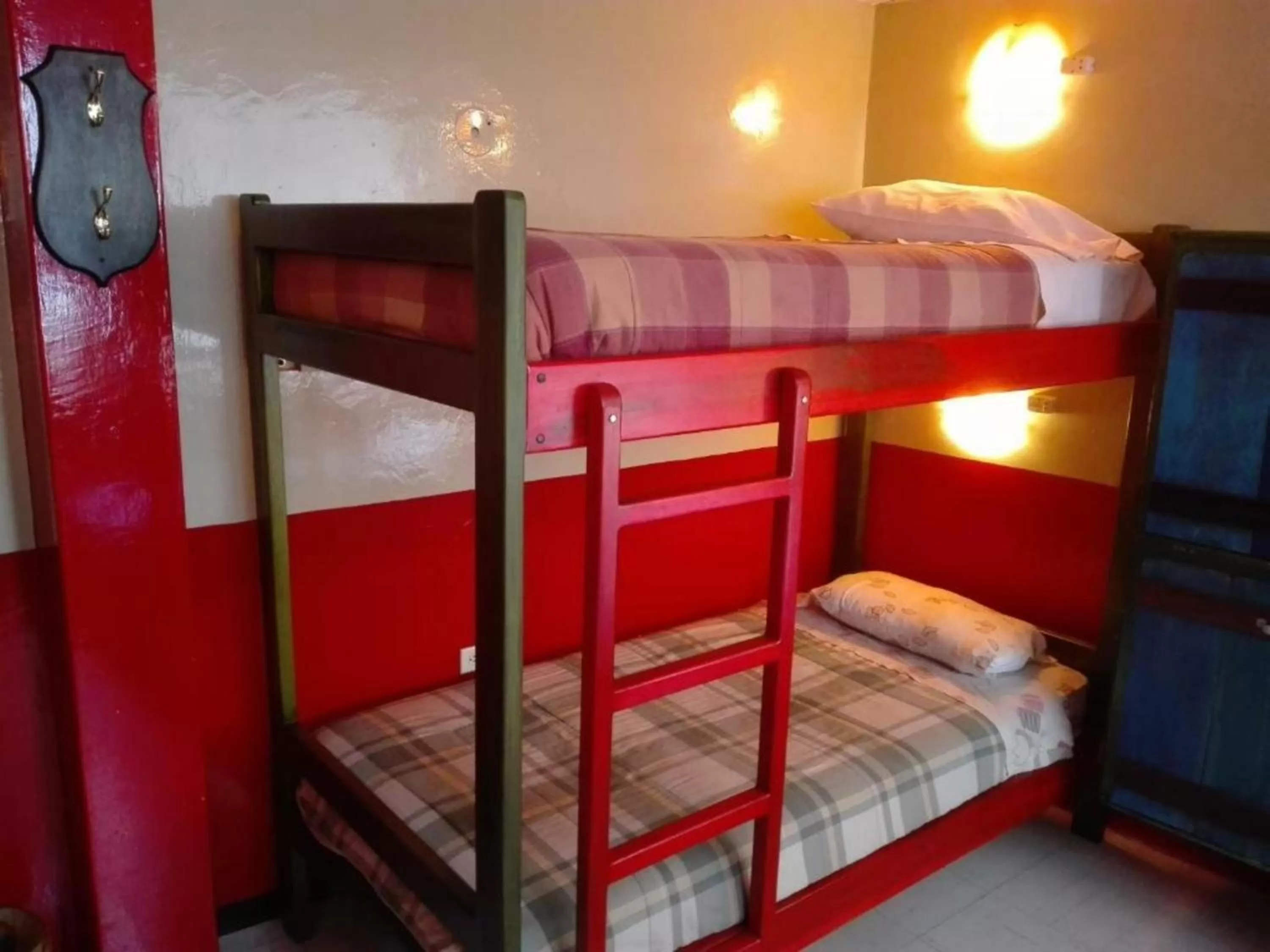 Photo of the whole room, Bunk Bed in Flying Donkey