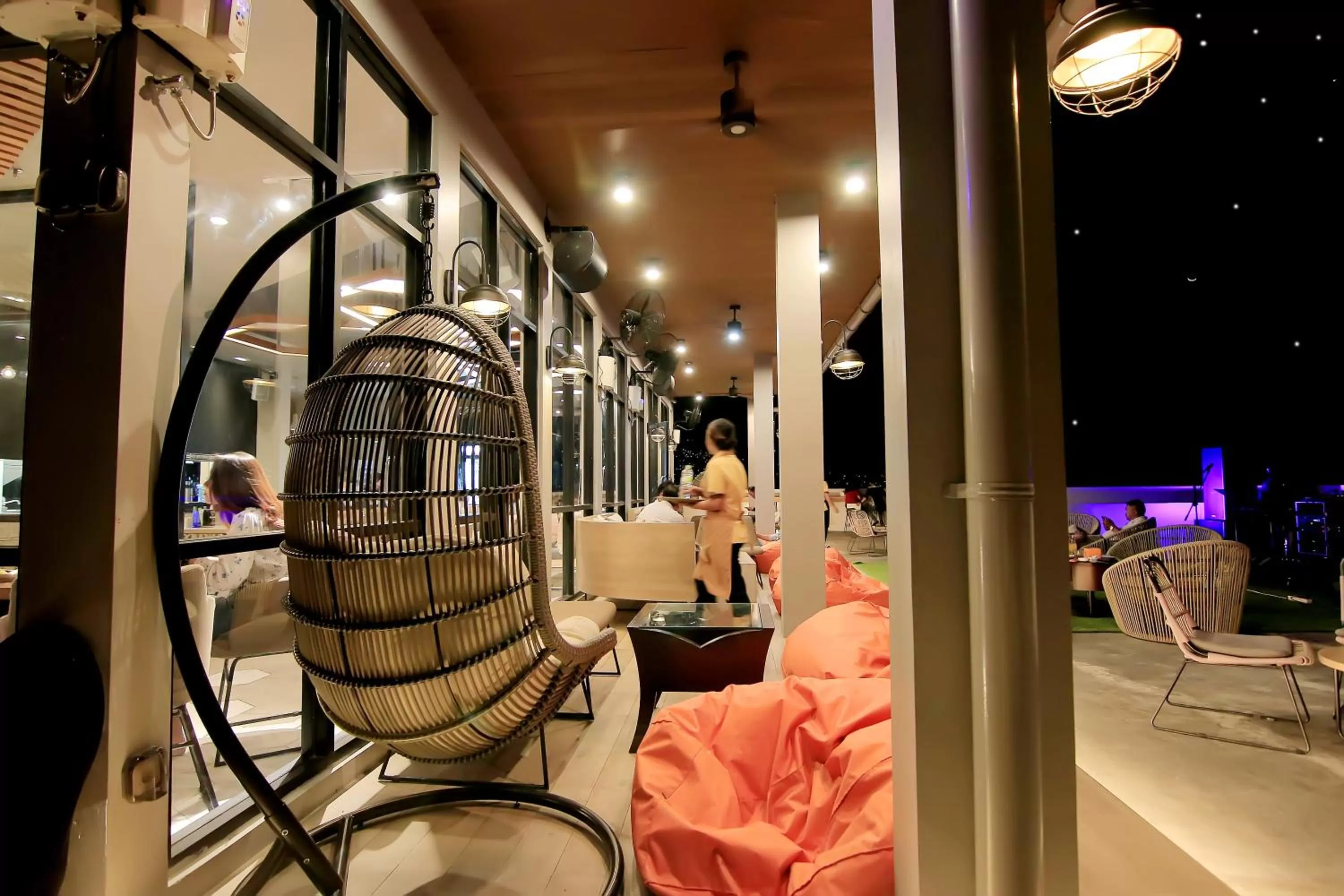 Lounge or bar in Swiss-Belhotel Ambon