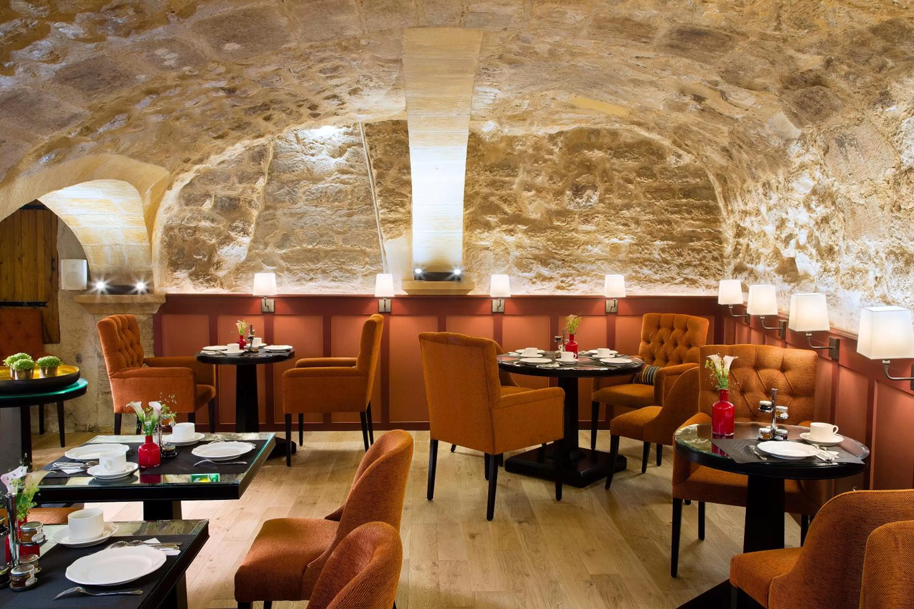 Restaurant/places to eat in Les Tournelles