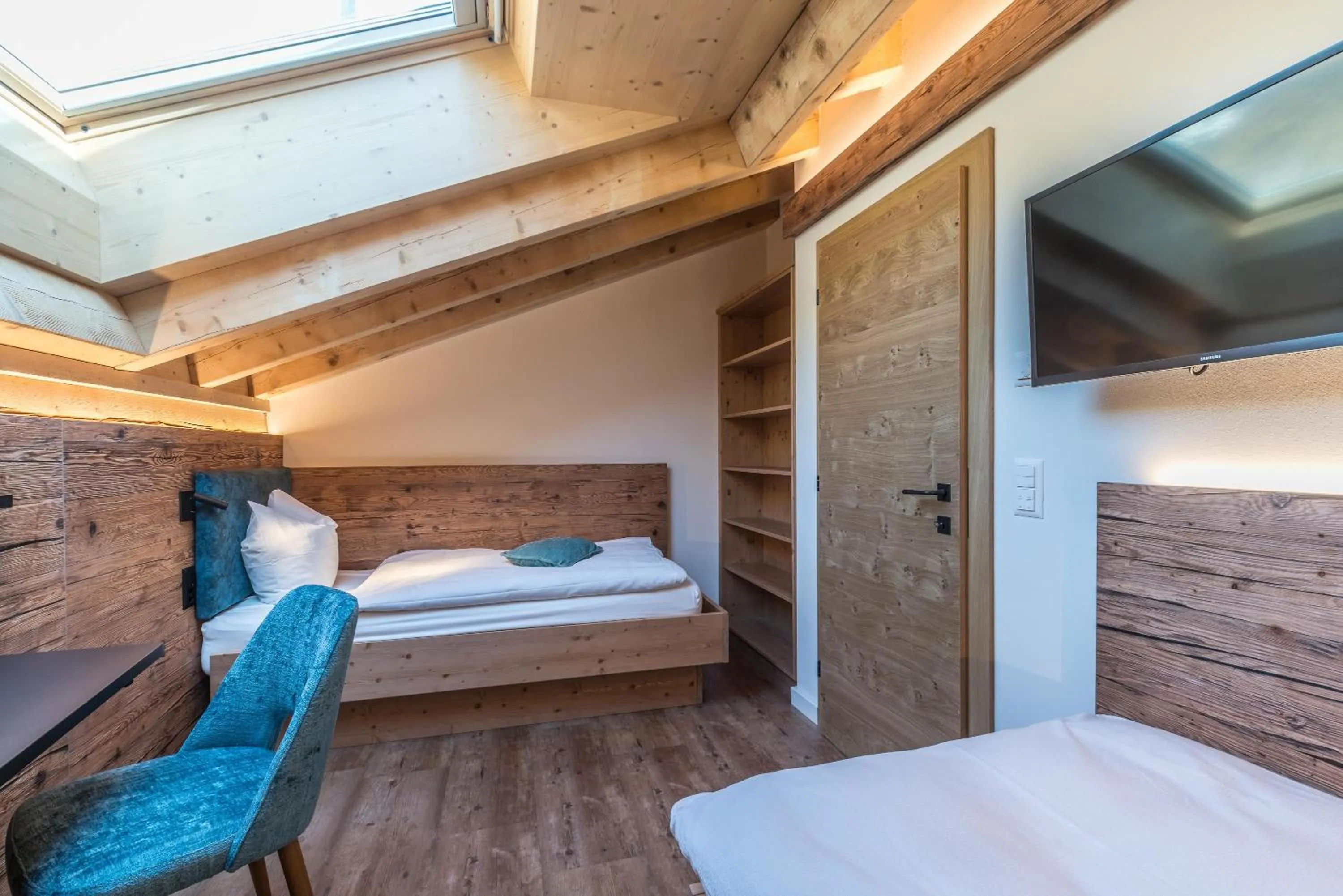 Photo of the whole room, Bed in Hotel Hemizeus & Iremia Spa