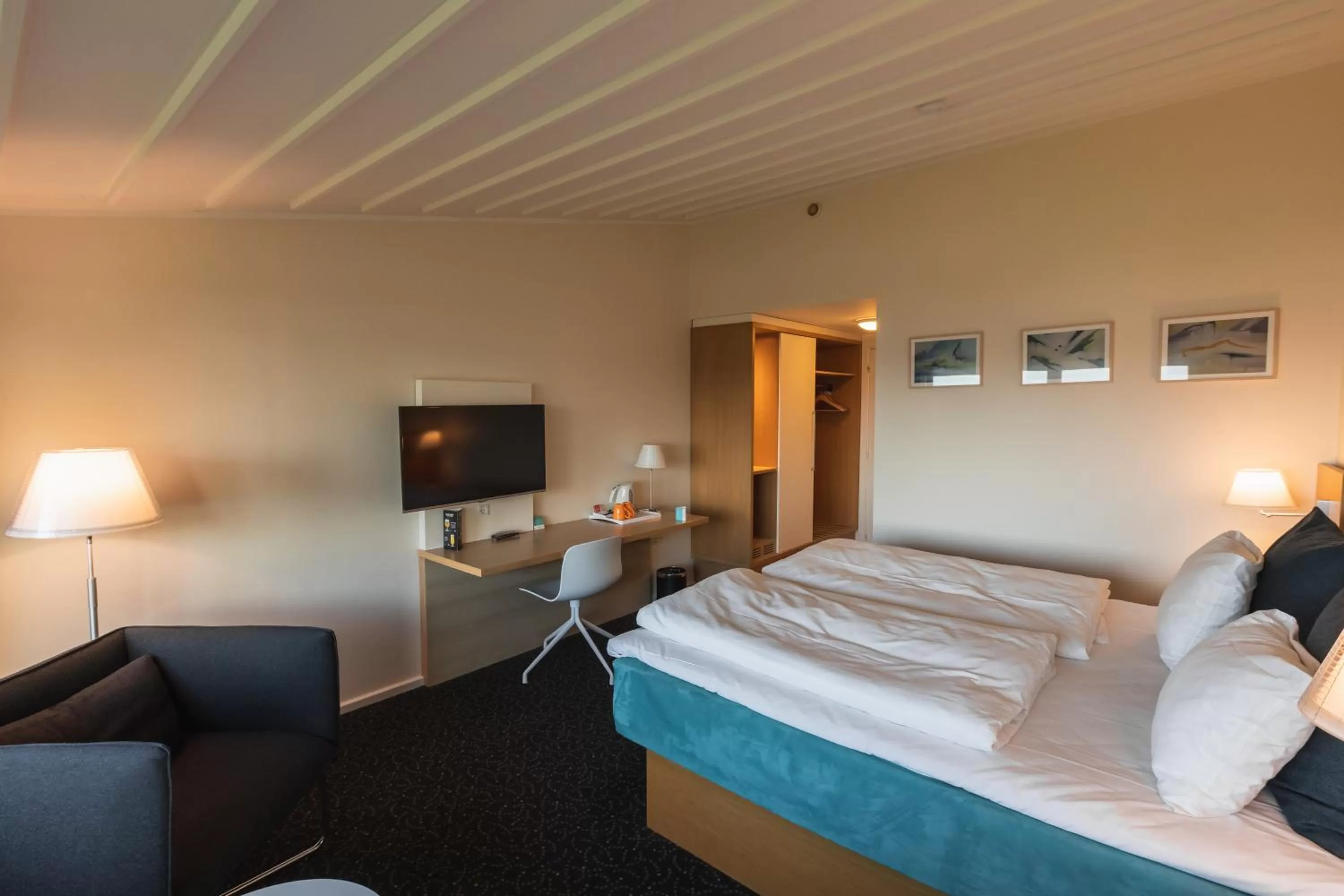 Bedroom, Bed in Hotel Sonderborg Strand