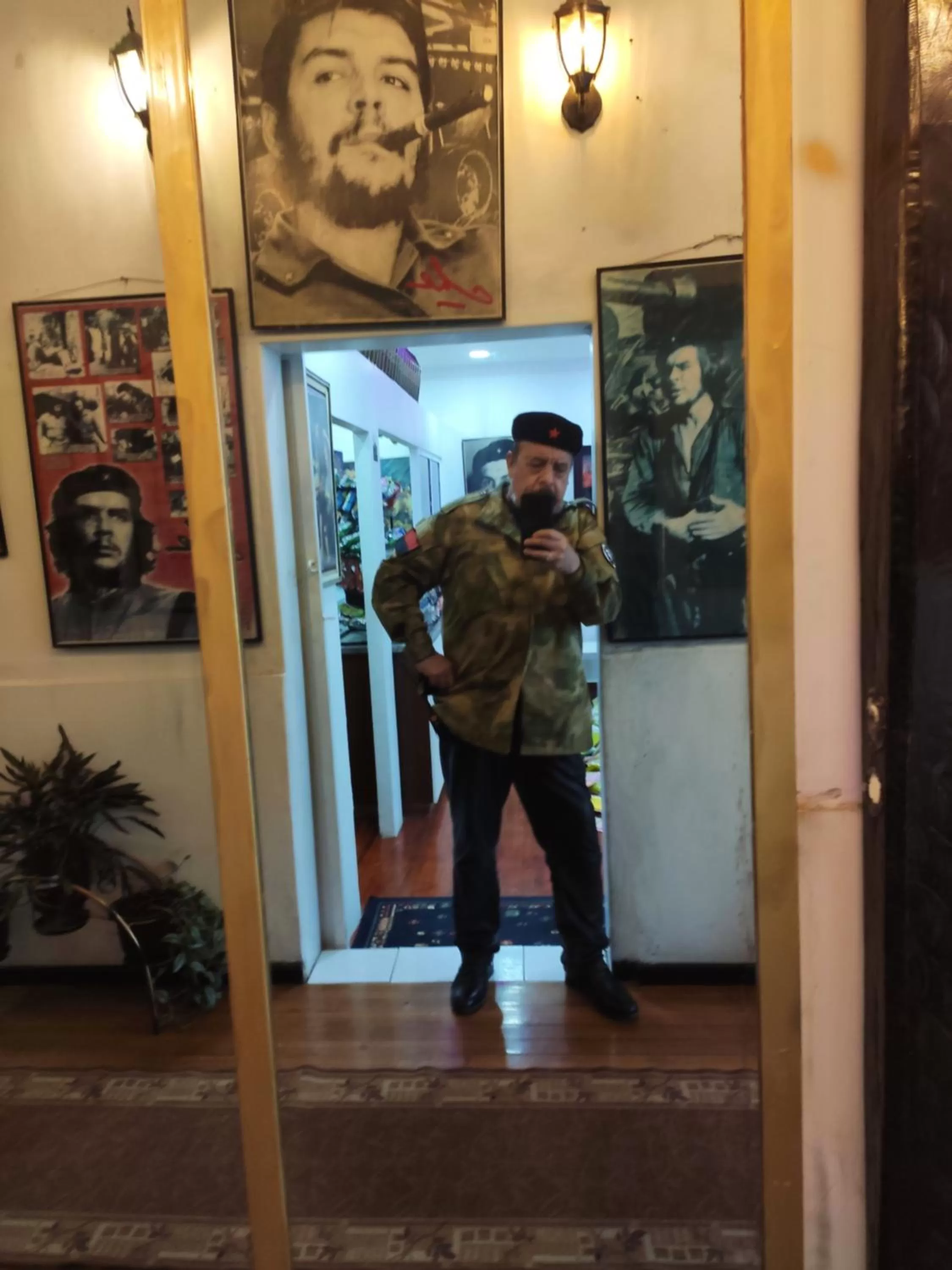 Guests in Hotel el Che No apto para corruptos