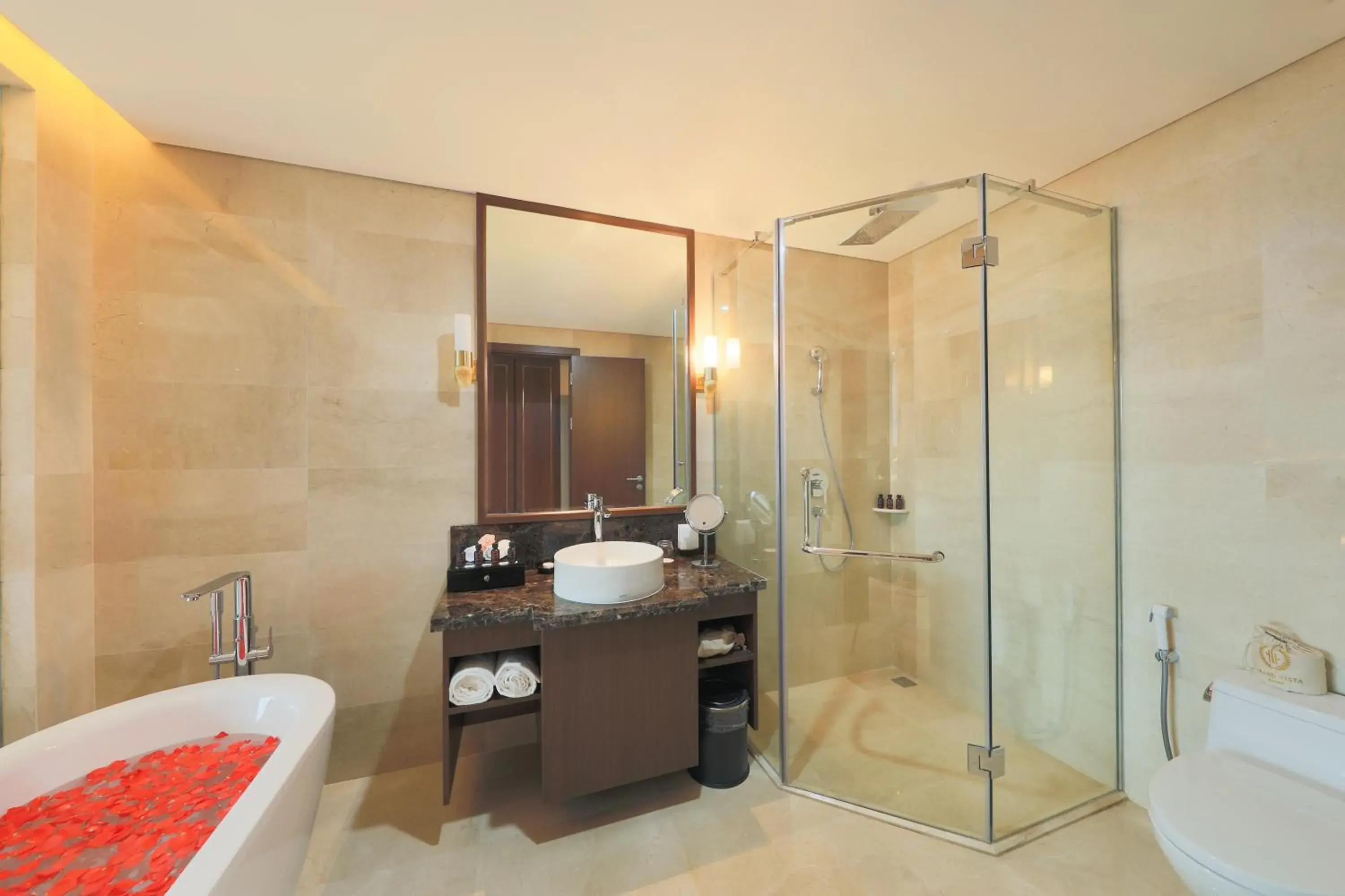 King Studio in Grand Vista Hanoi King Studio in Grand Vista Hanoi