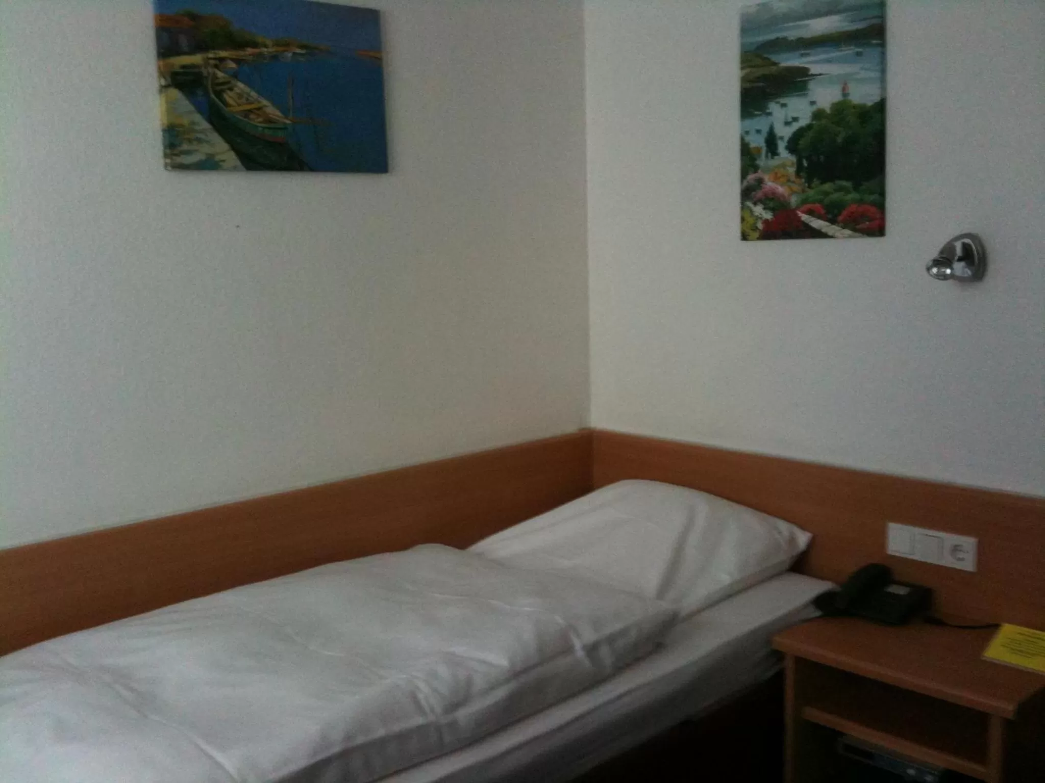 Bed in Hotel Rheinlust