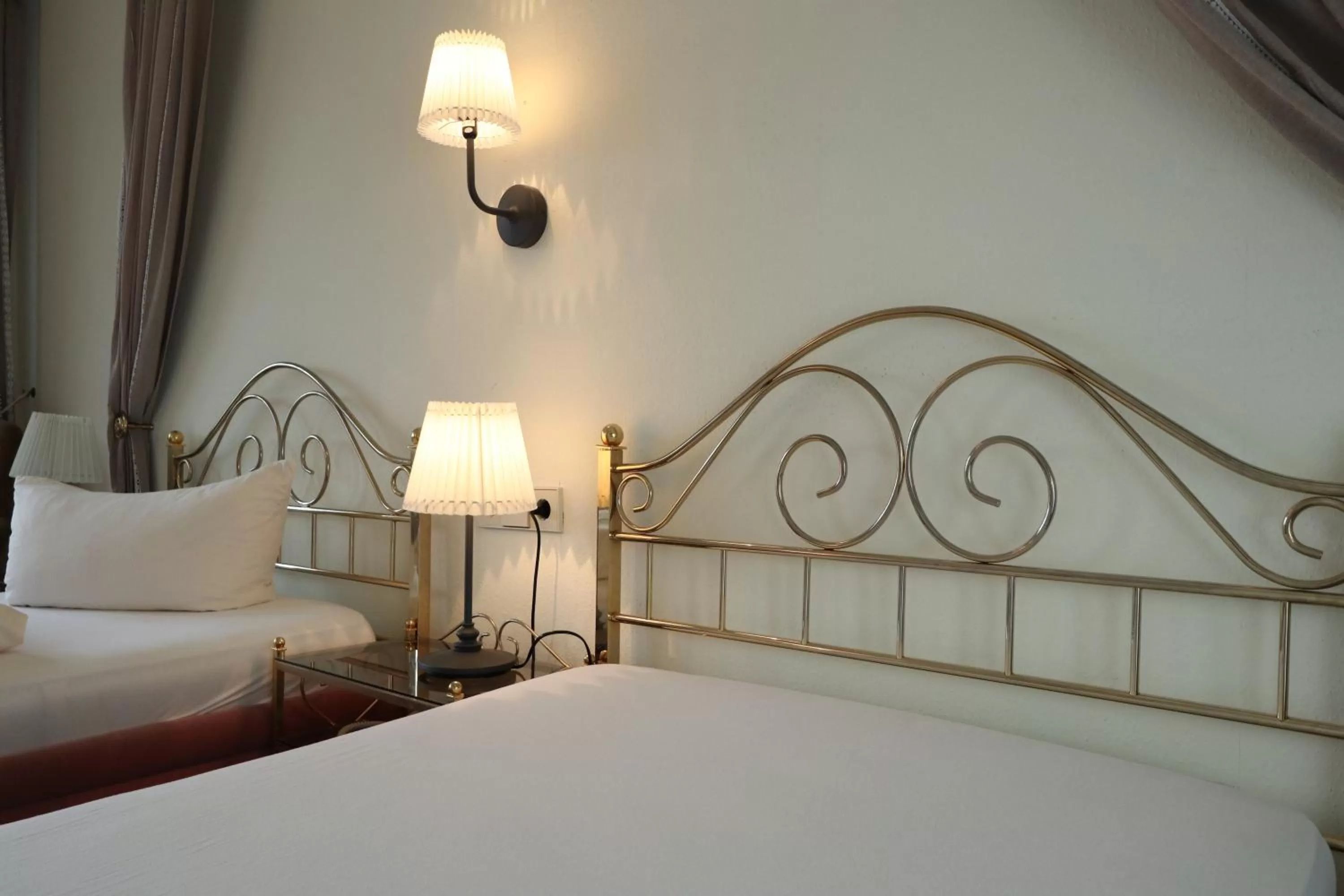 Bed in Schwarzwaldhotel Stollen