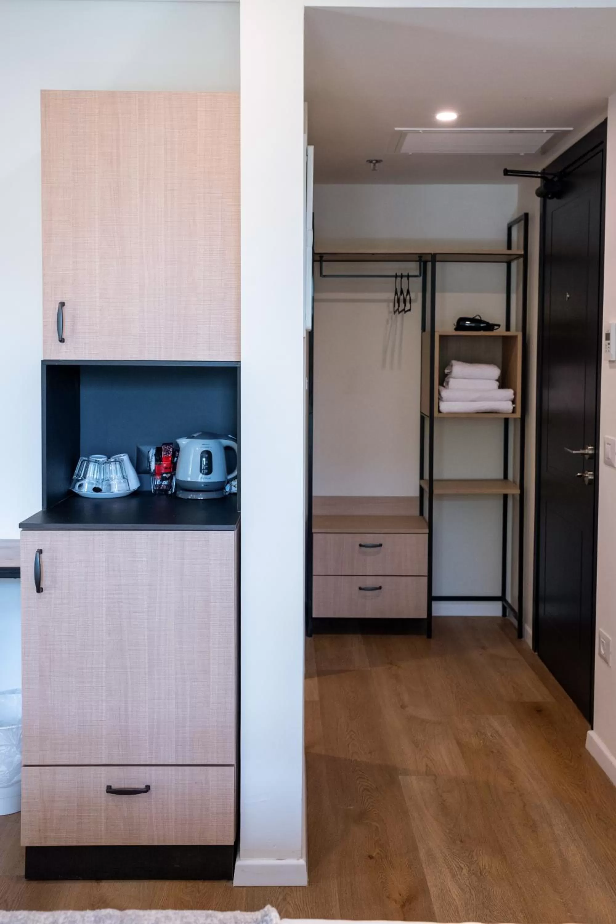 Coffee/tea facilities in Urbanic Hotel