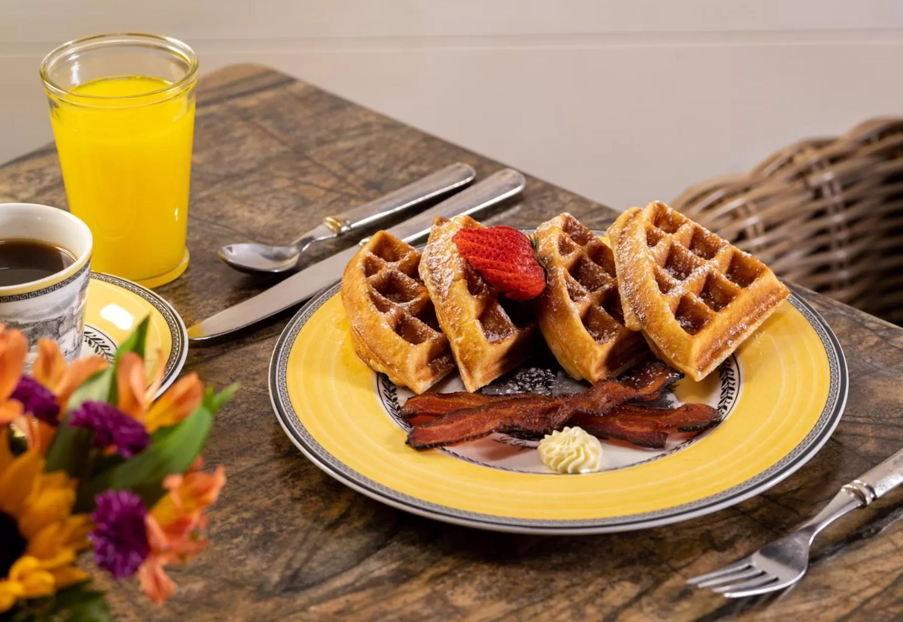 Breakfast in The White Birch Inn