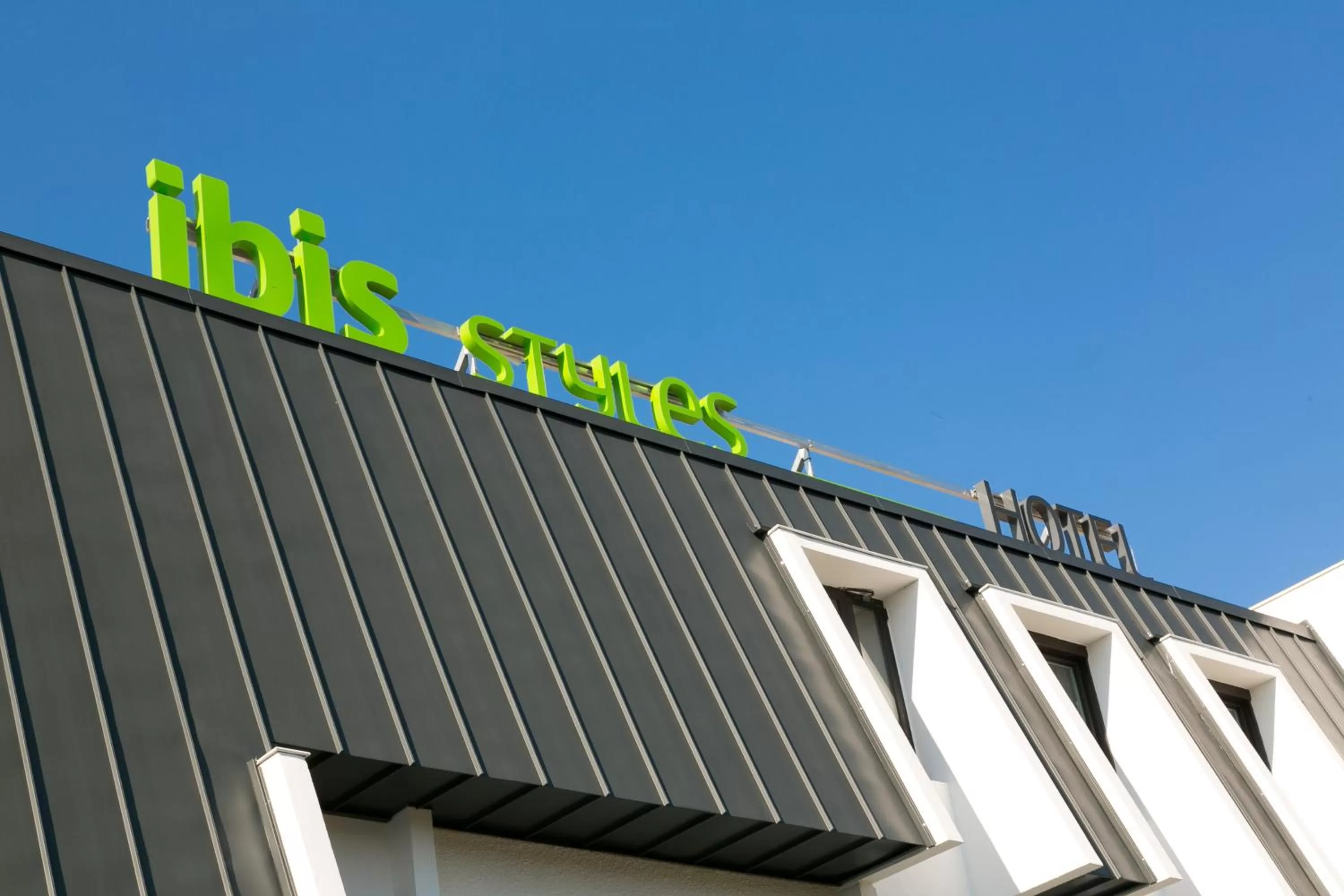 Facade/entrance in ibis Styles Bordeaux Aéroport