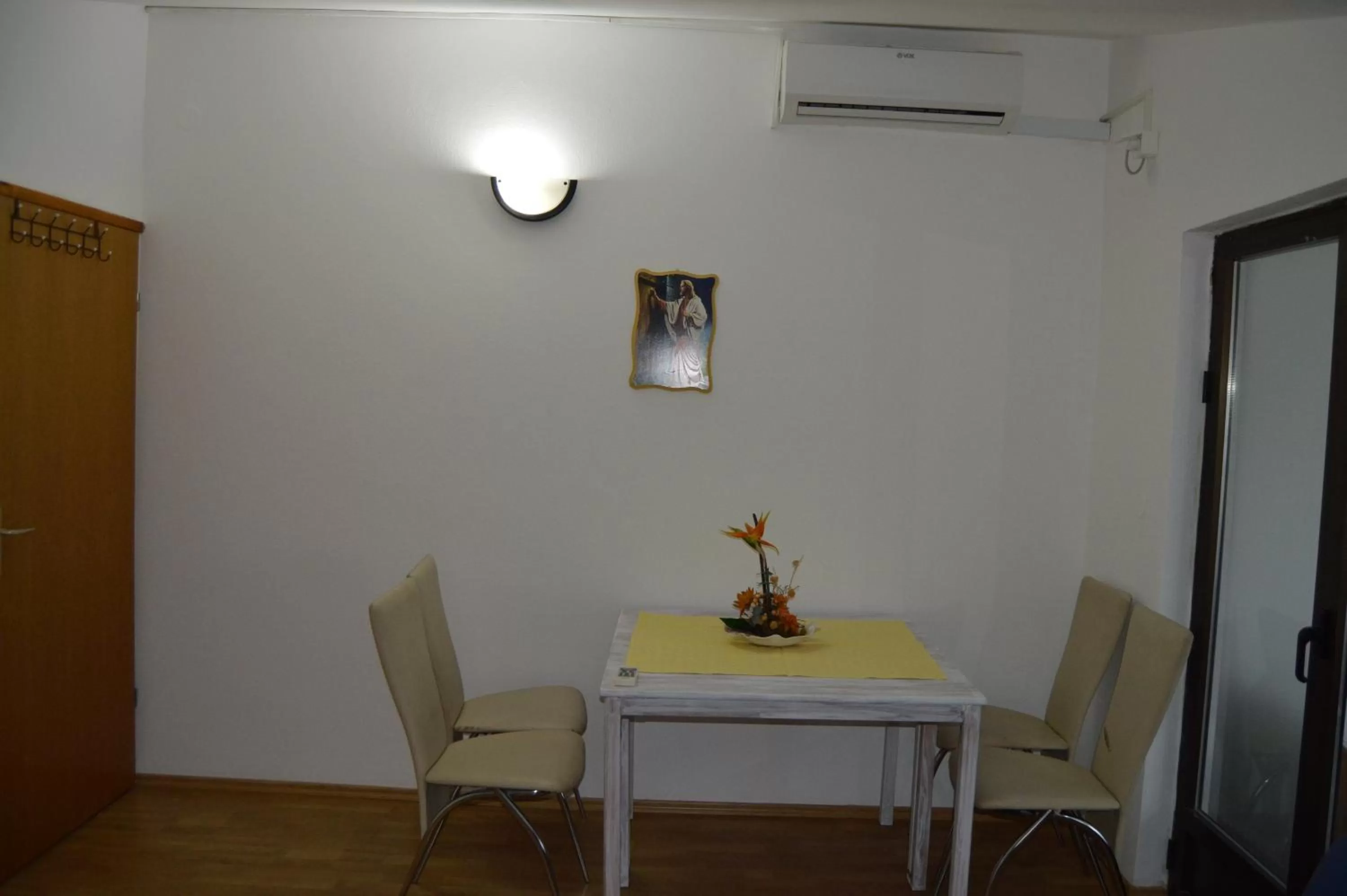 Photo of the whole room in Pansion Modana Medjugorje