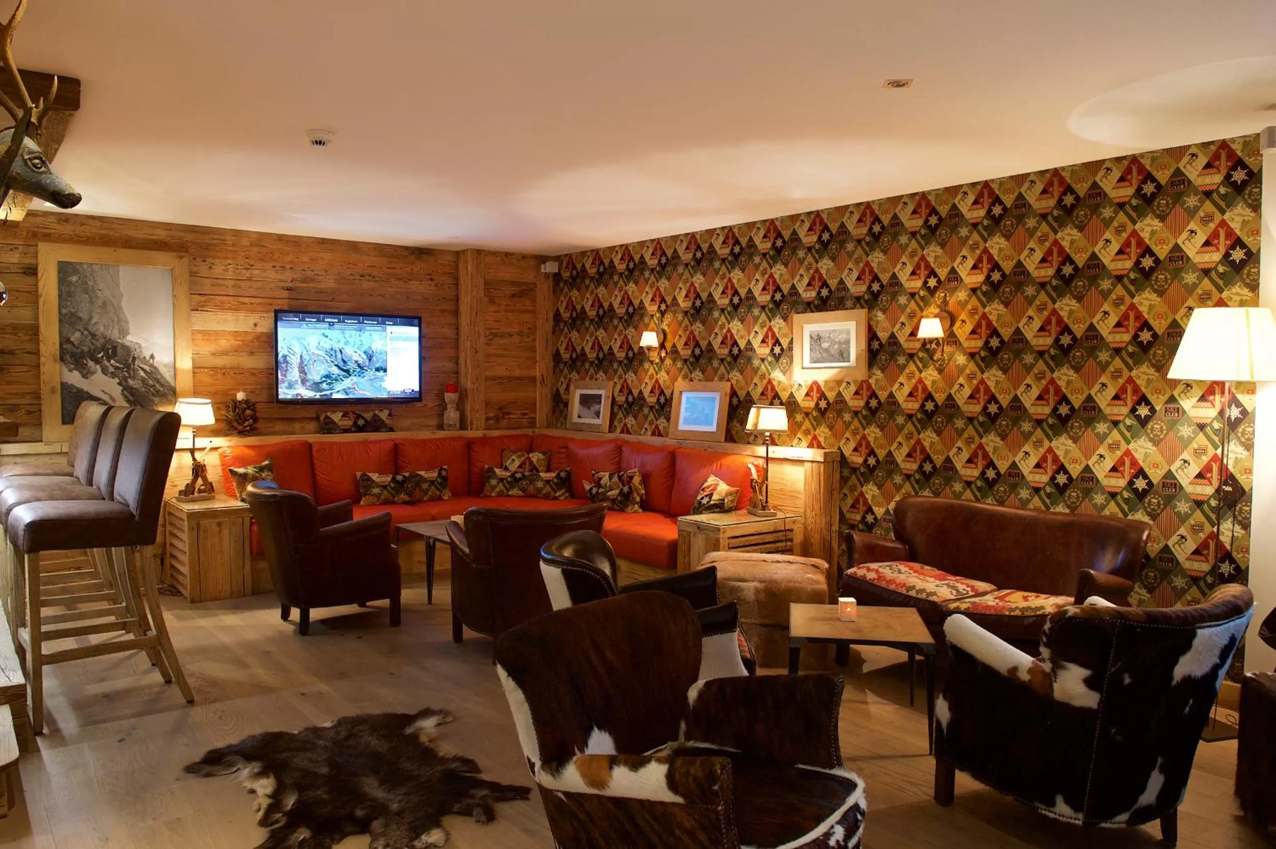 Lounge or bar in Matterhorn Lodge Boutique Hotel & Apartments