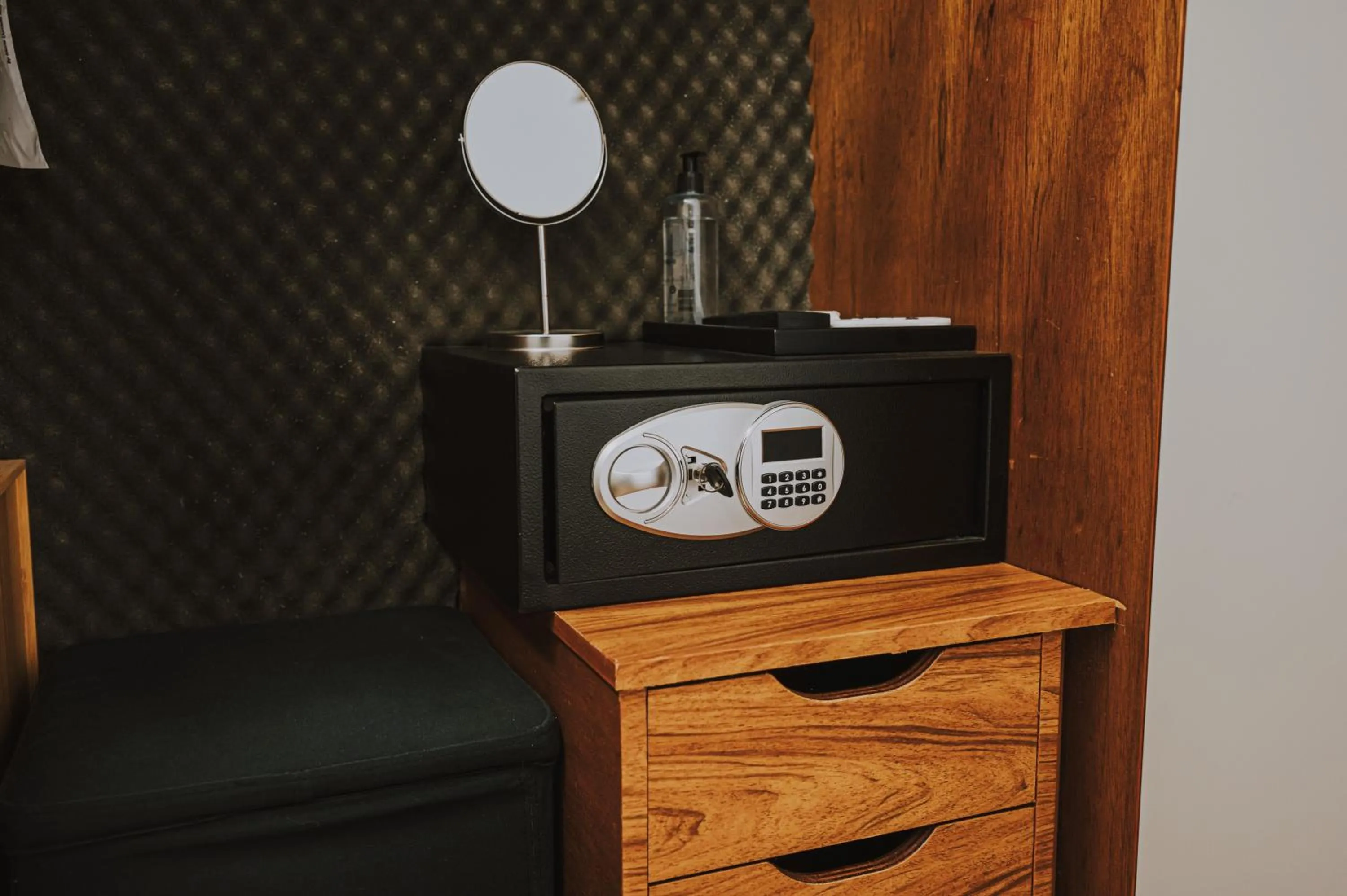 safe in Albergo Delle Regioni, Barberini - Fontana di Trevi