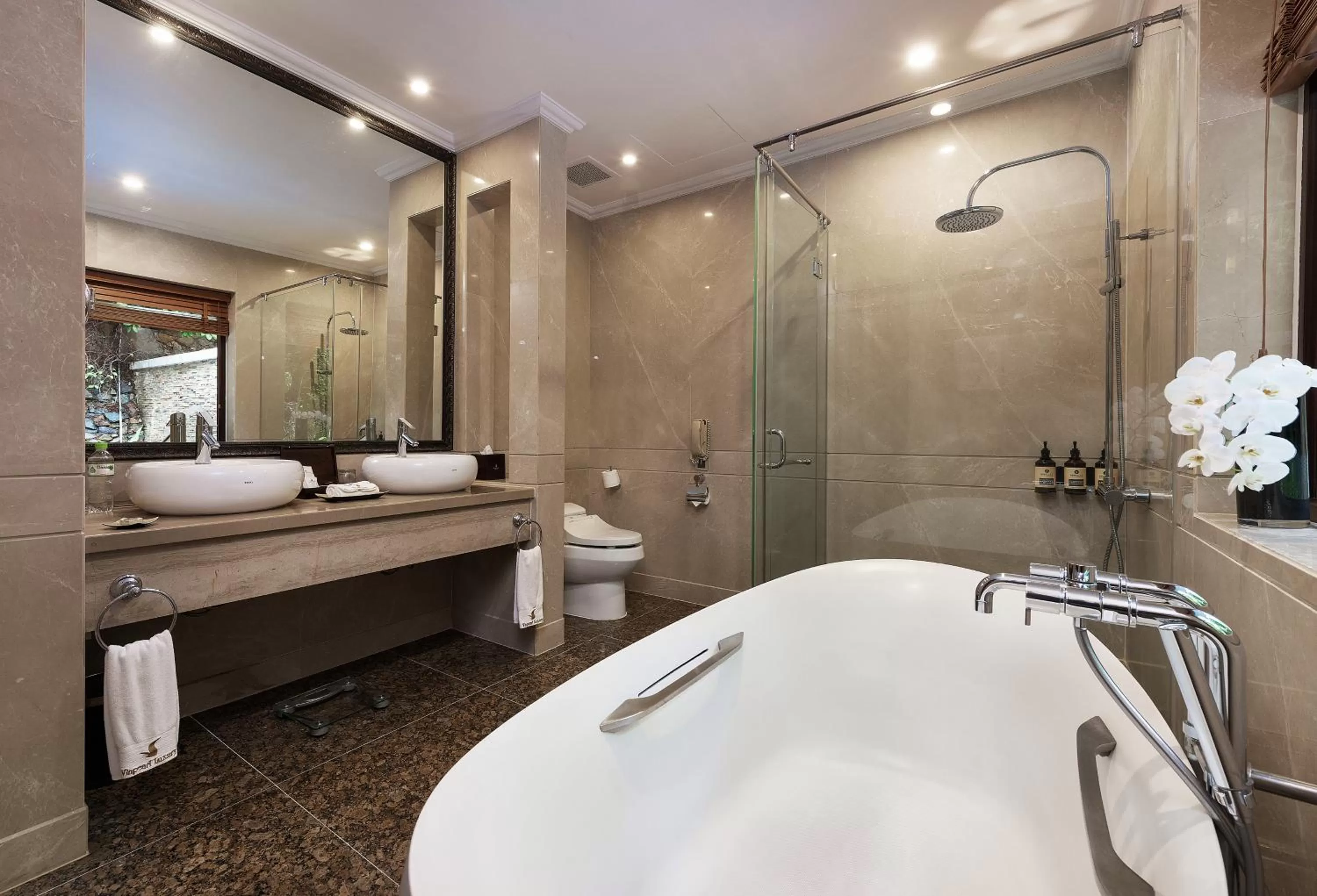 Shower in Vinpearl Luxury Nha Trang