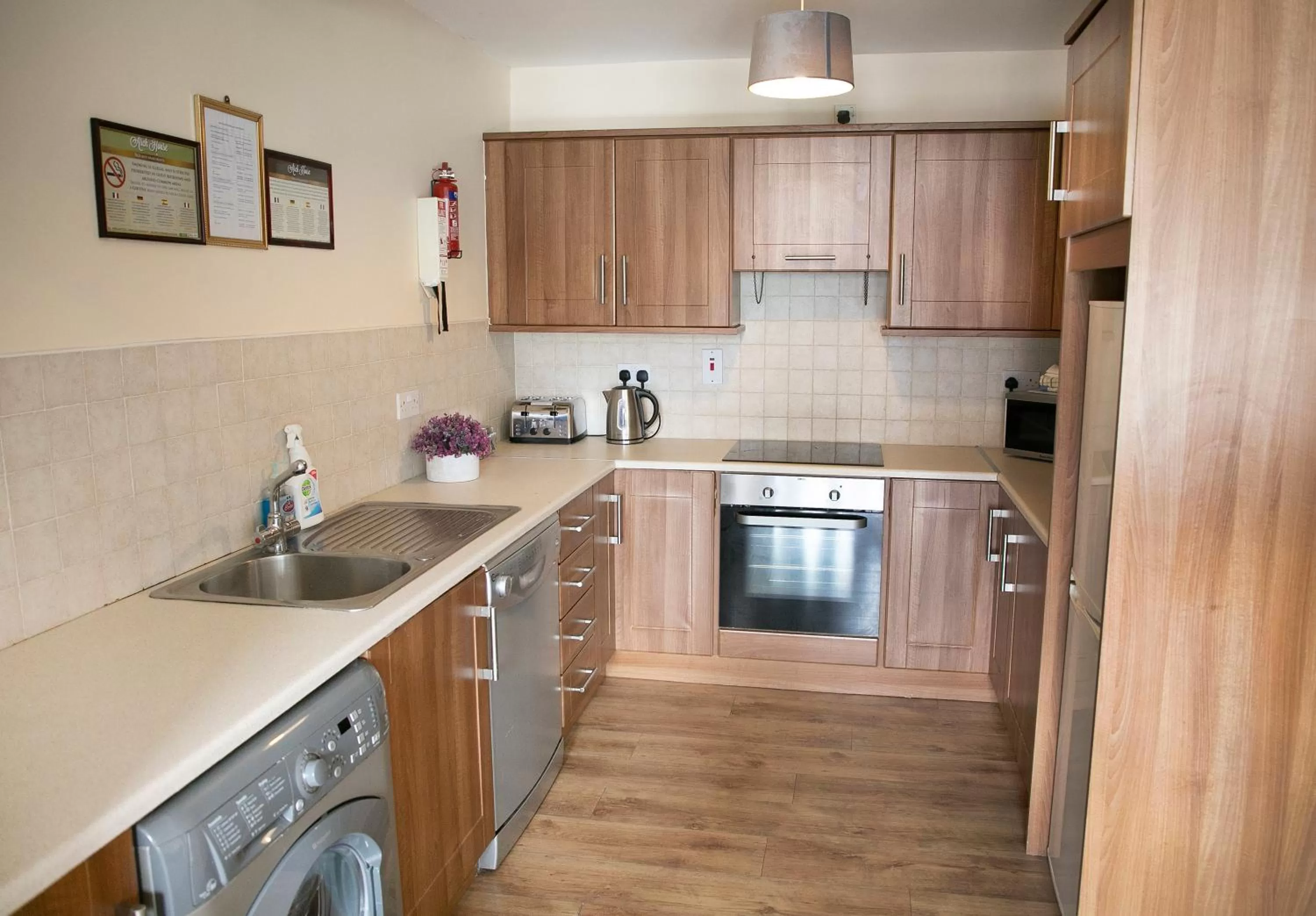 Kitchen or kitchenette in Arch House B&B & Apartments