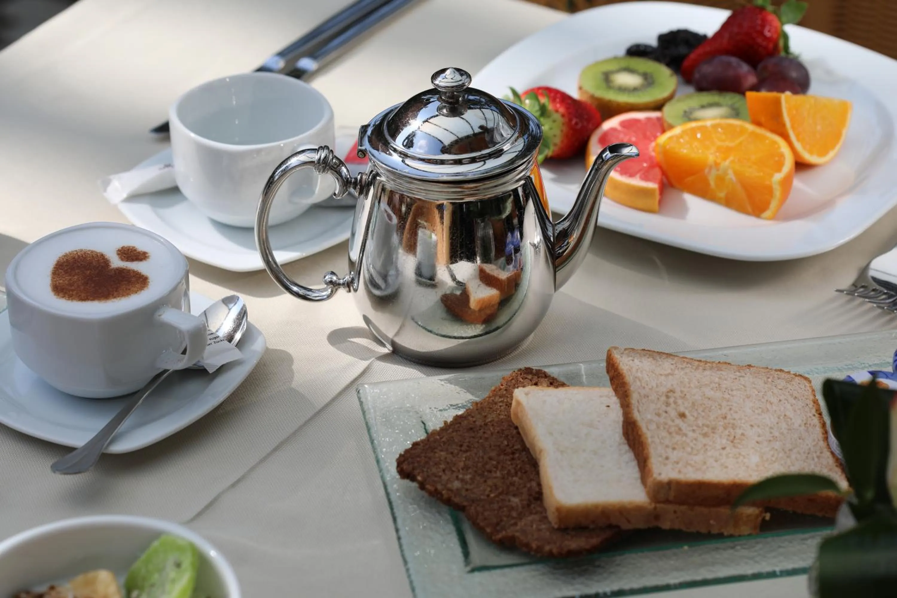 Coffee/tea facilities in Mon Port Hotel & Spa