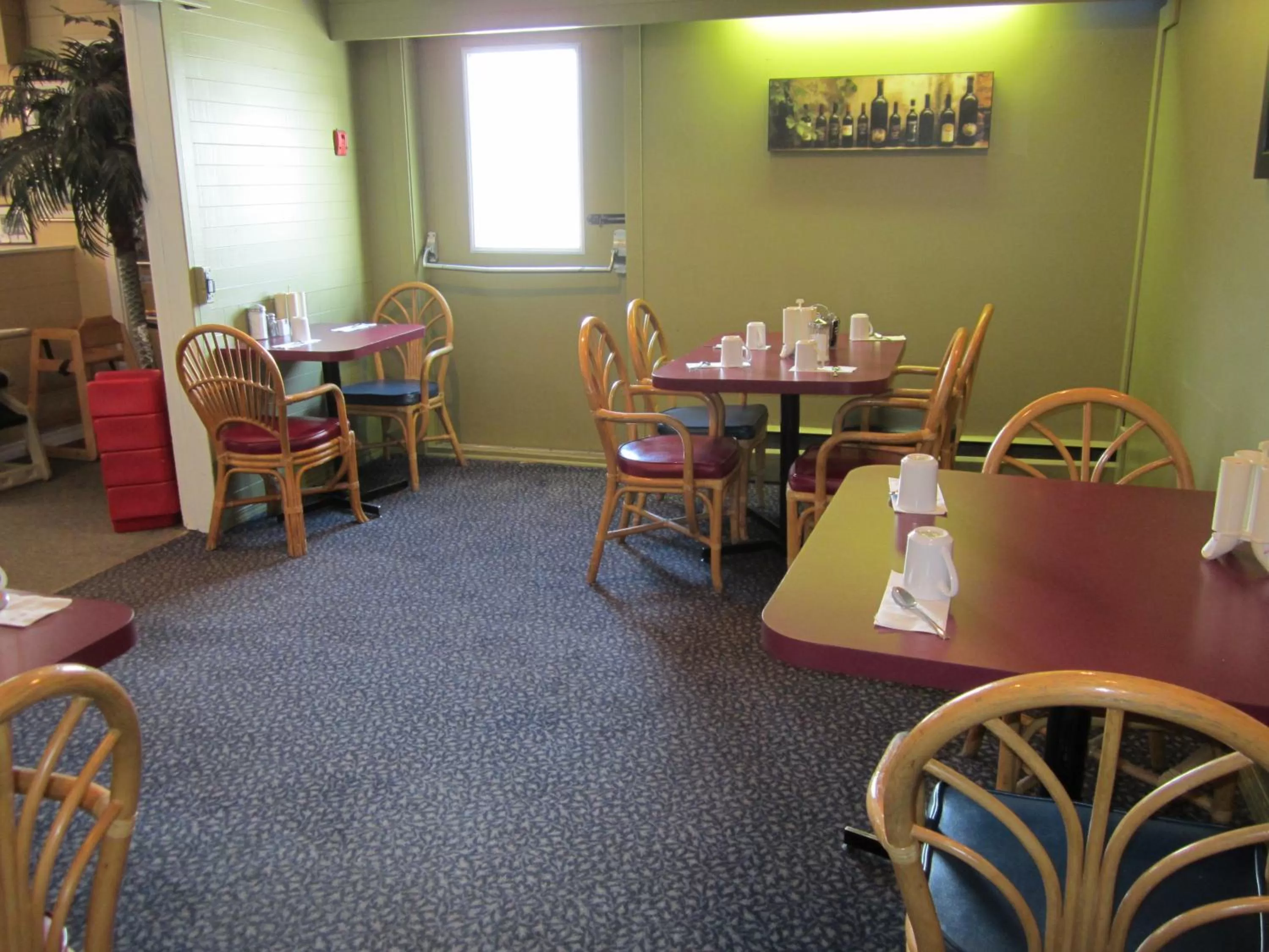 Restaurant/places to eat in Wells Gray Inn