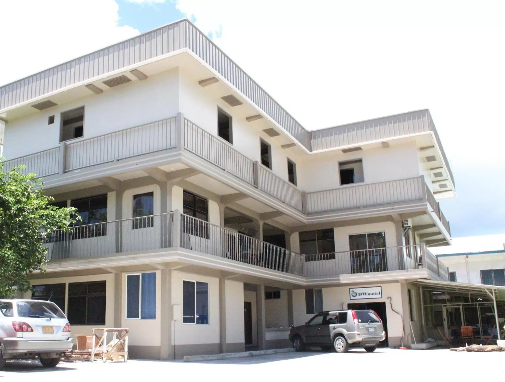 Facade/entrance in DW Motel