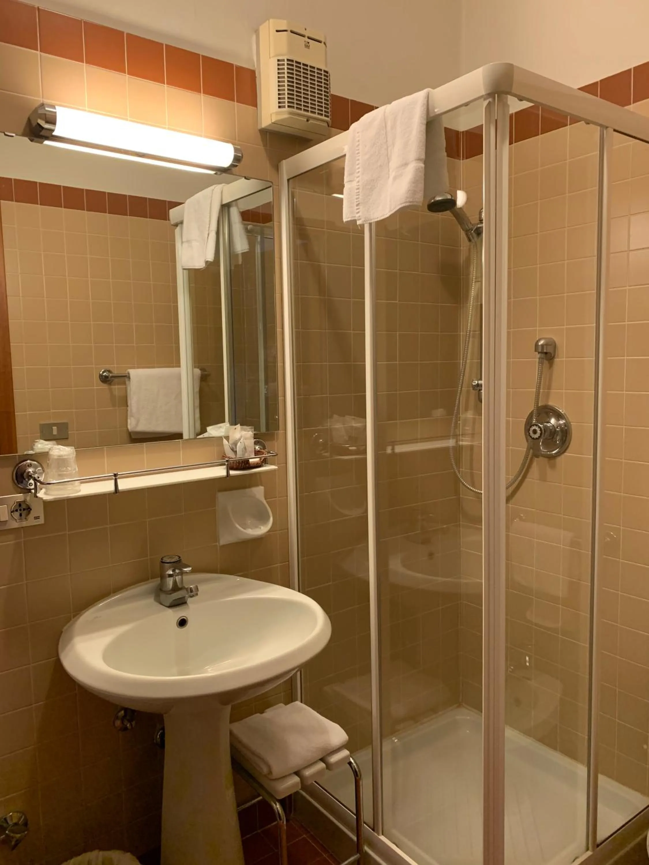 Shower in Hotel Cristallo