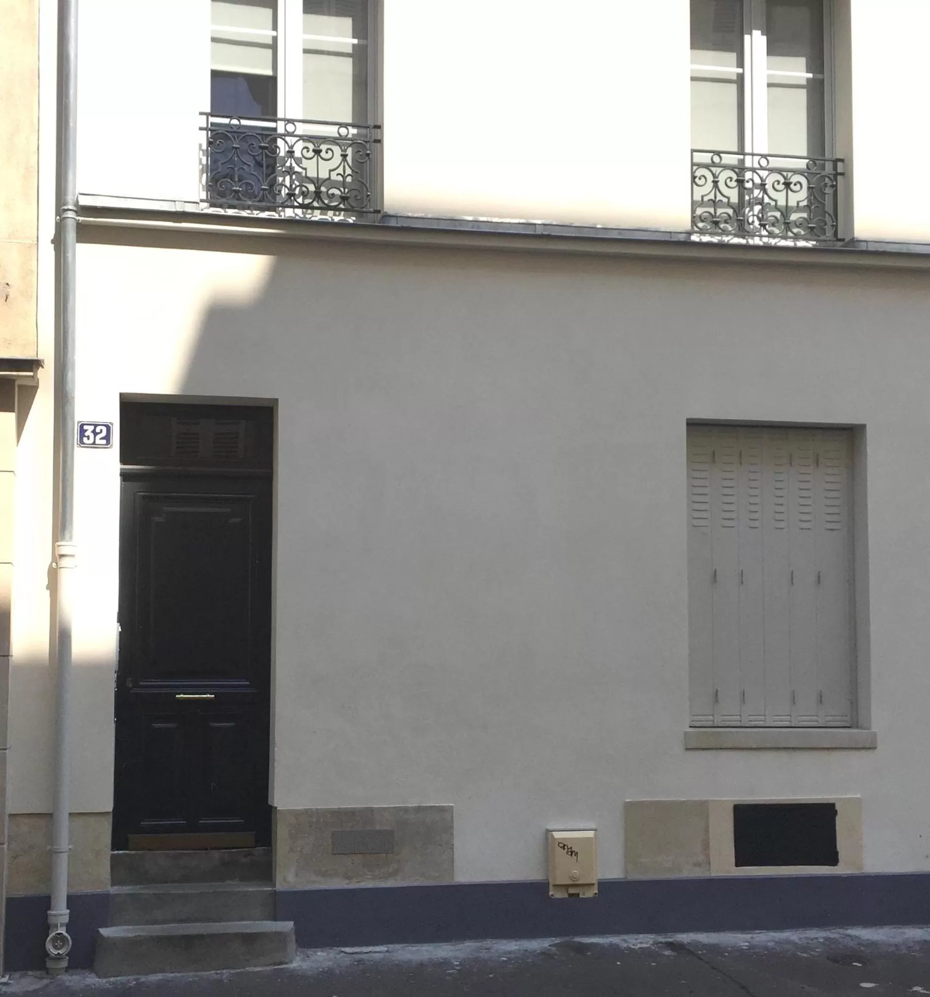 Property building in Beatrice et Emmanuel Meublé Eiffel