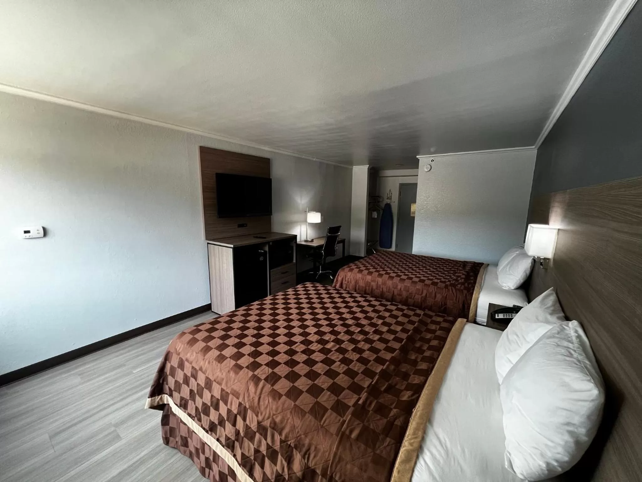 Bed in Super 8 by Wyndham Fort Worth Entertainment District