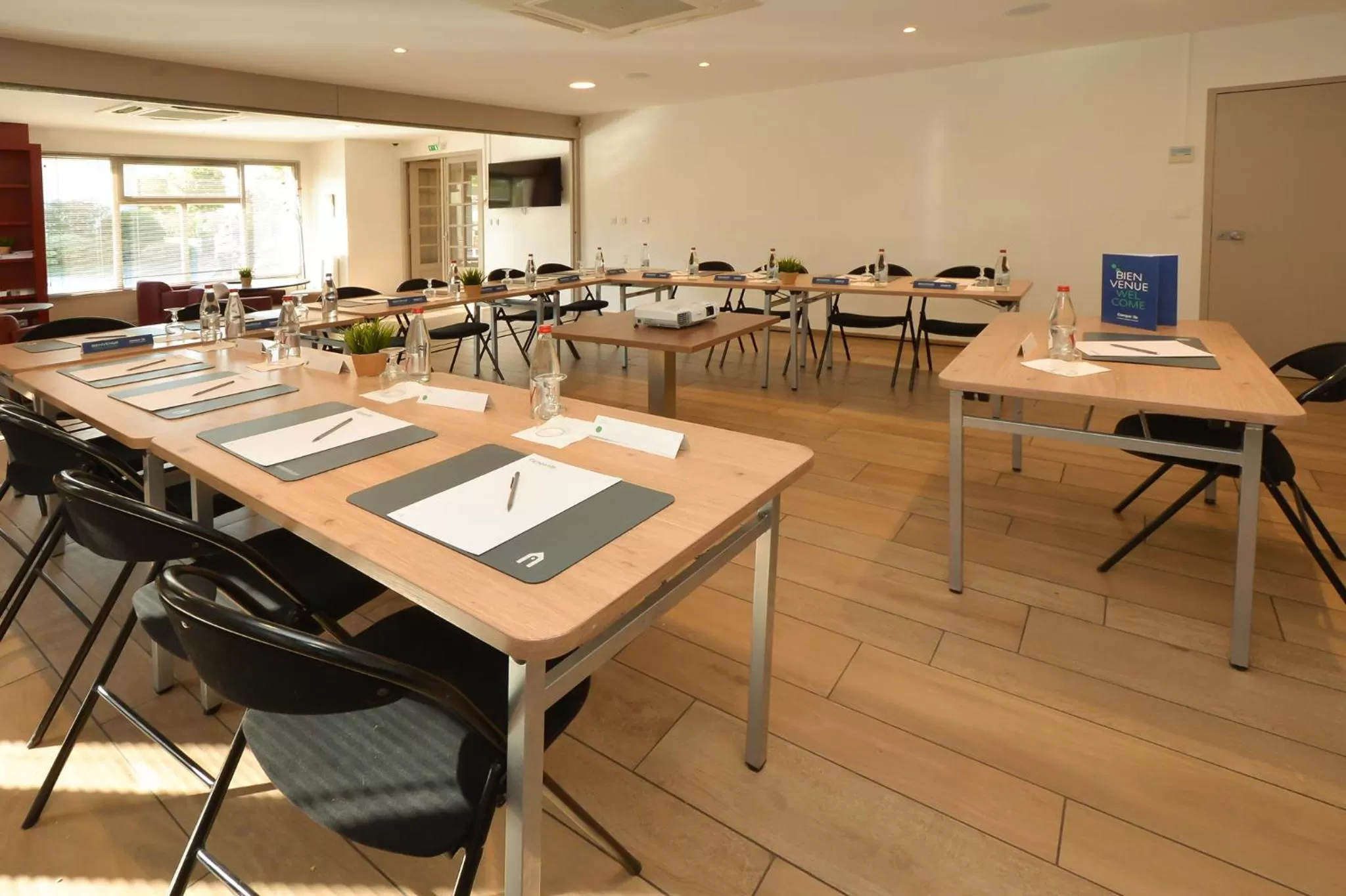 Library in Campanile Reims Ouest - Tinqueux