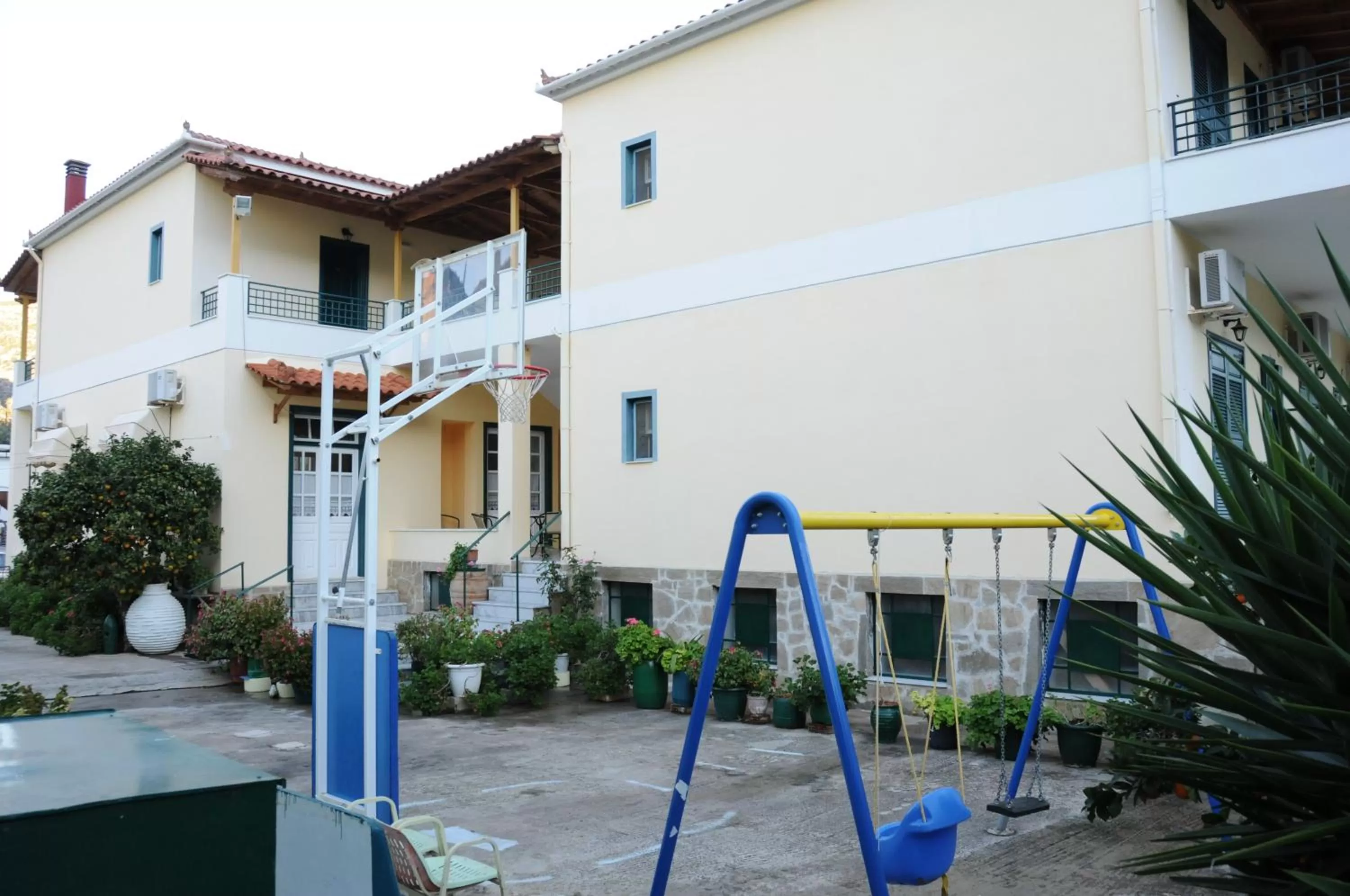 Facade/entrance in Costa-Rini Hotel