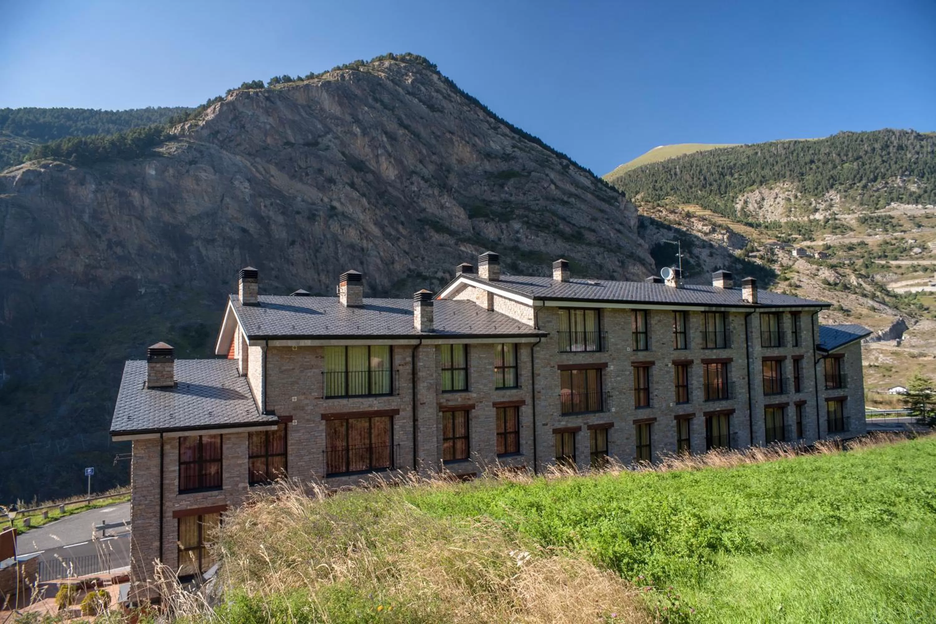 Bird's eye view in Obaga Blanca & Spa