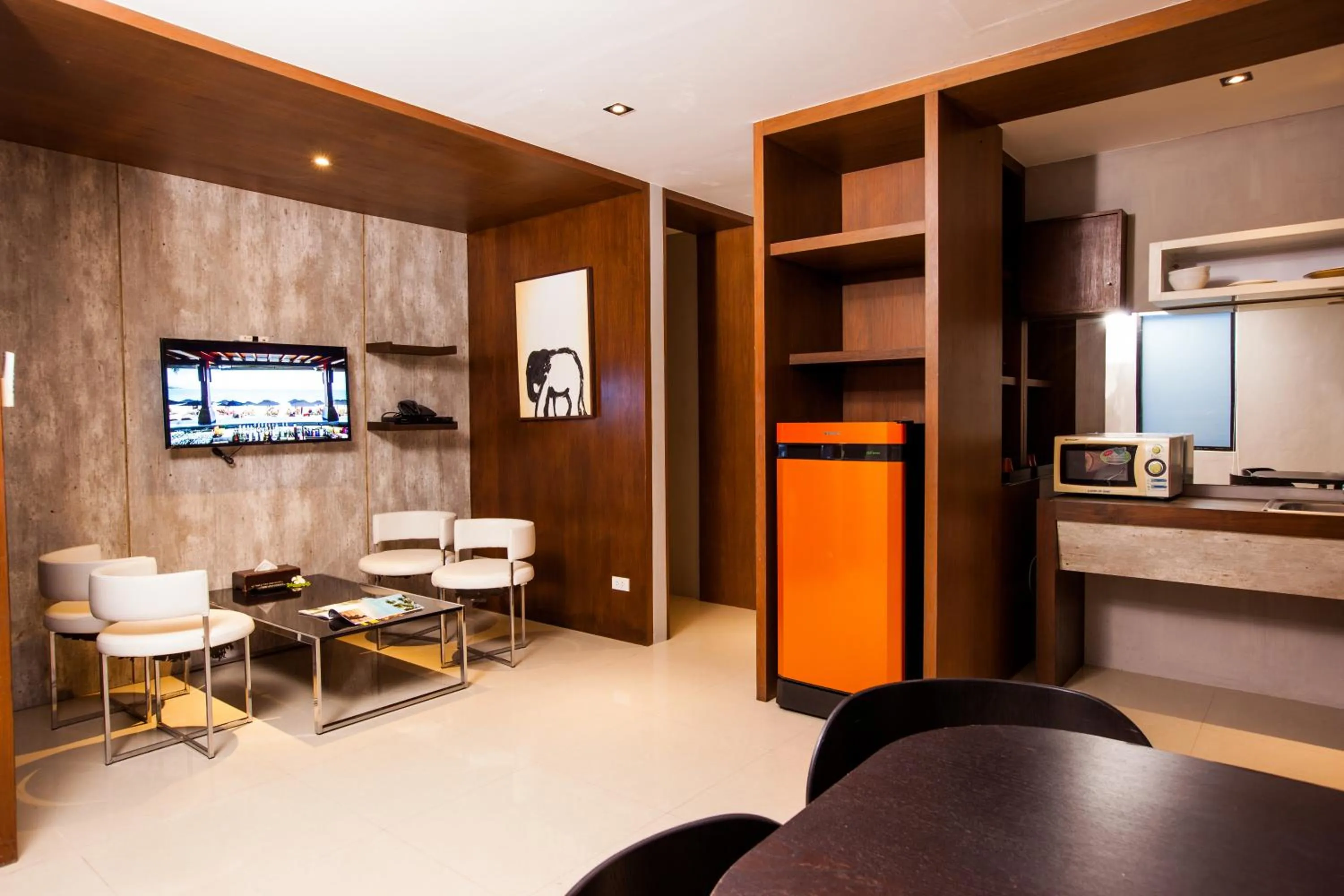 Seating area in Amenity Apartel Samui