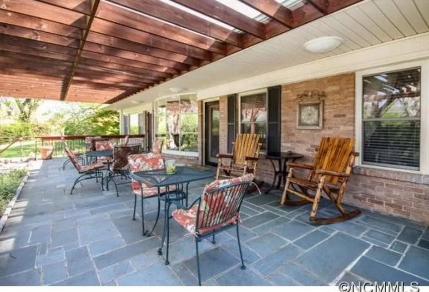 Balcony/Terrace in Brookside Mountain Mist Inn