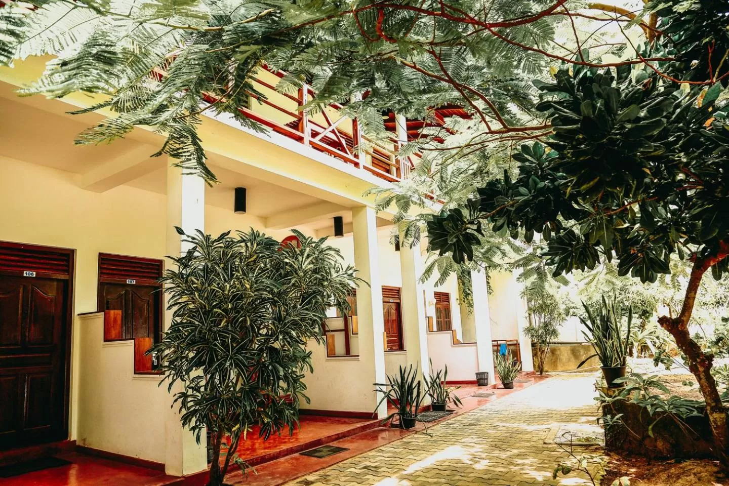 Garden, Property Building in Surf Sea Breeze