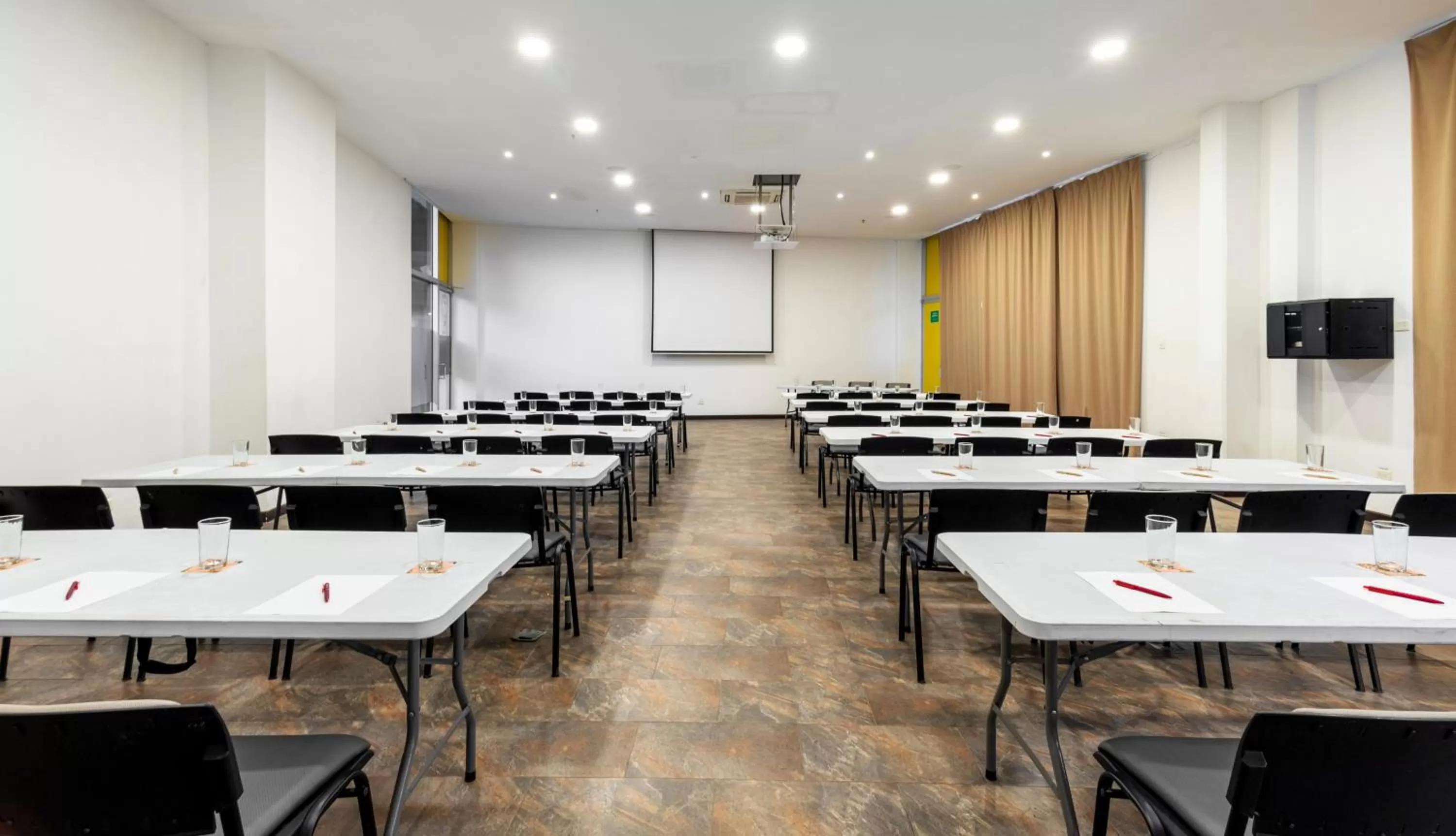 Meeting/conference room in Pop Art Hotel CLC Puerto Mamonal Cartagena